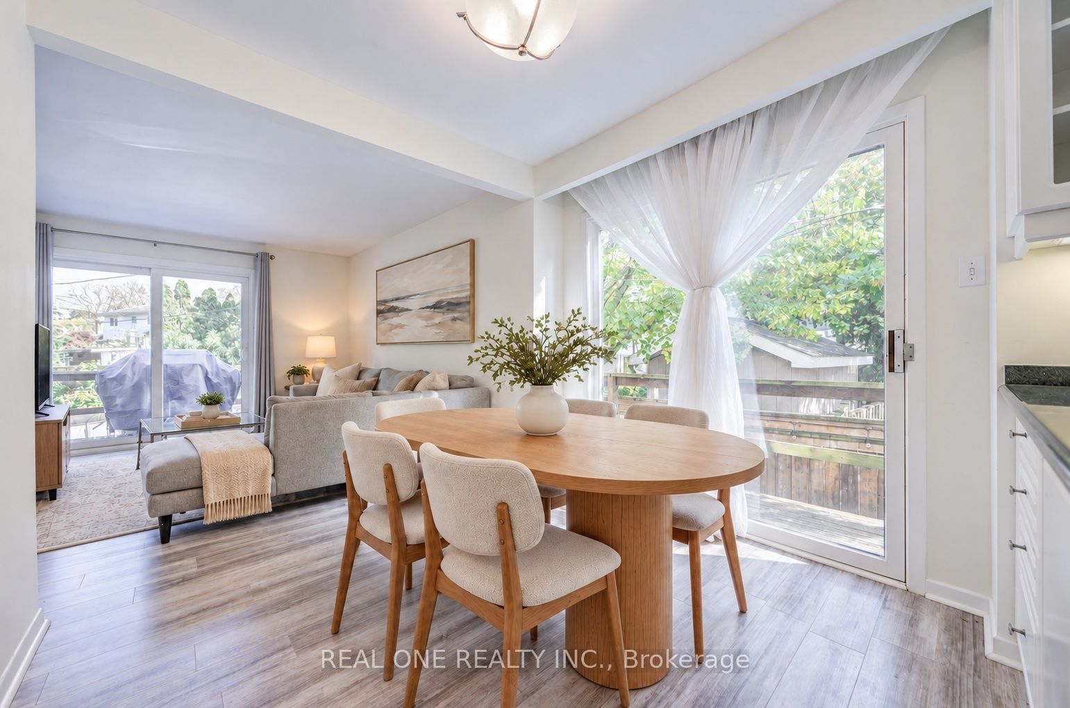401 Swinburne Road Property Photo 16
