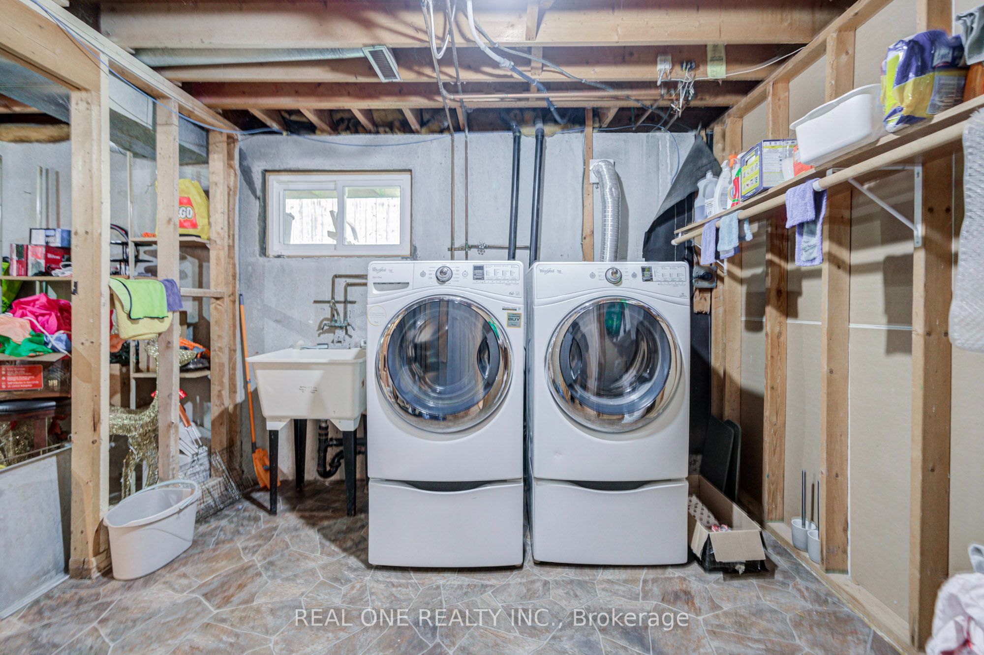 401 Swinburne Road Property Photo 38