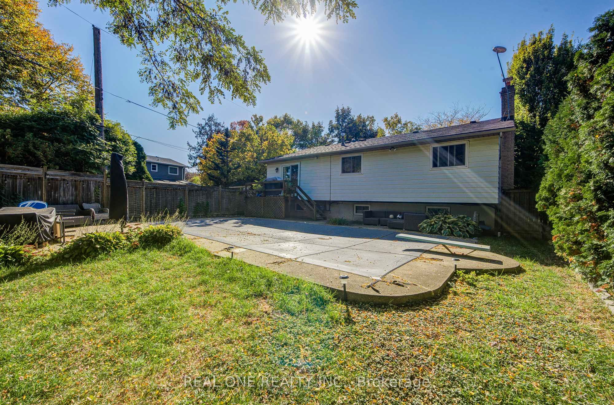 401 Swinburne Road Property Photo 42
