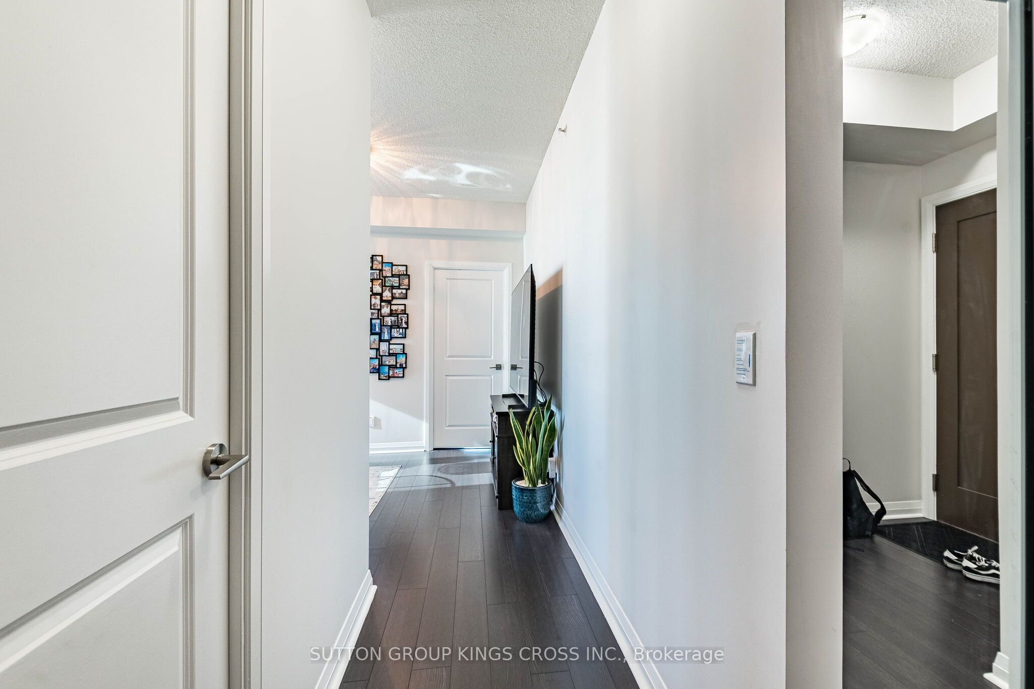 55 Eglinton Avenue W 904 Property Photo 10
