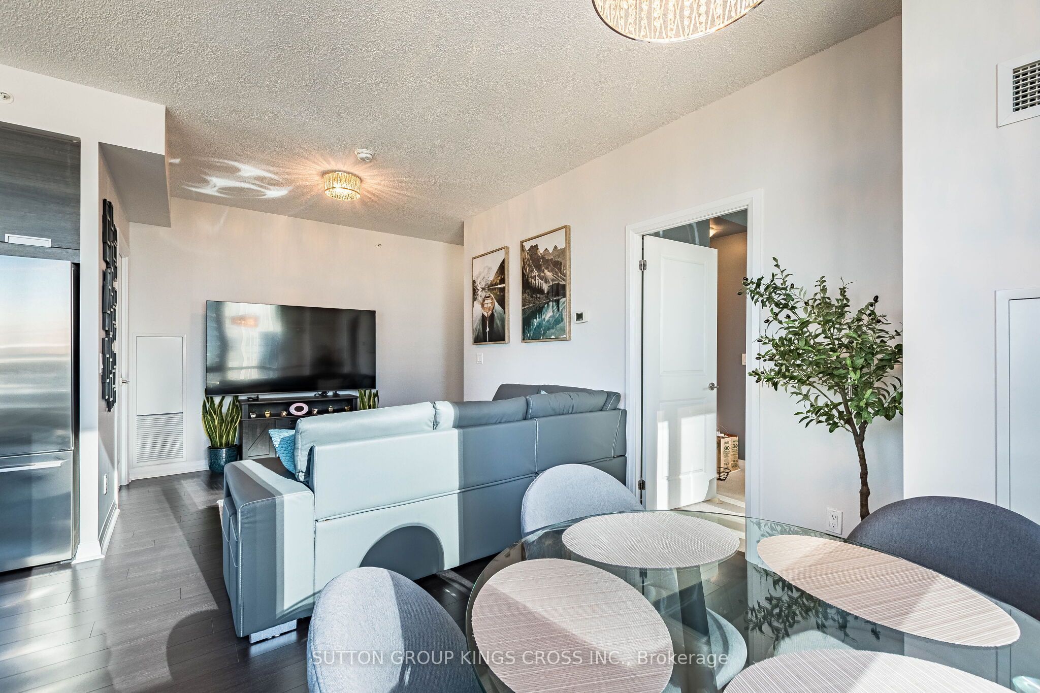 55 Eglinton Avenue W 904 Property Photo 17