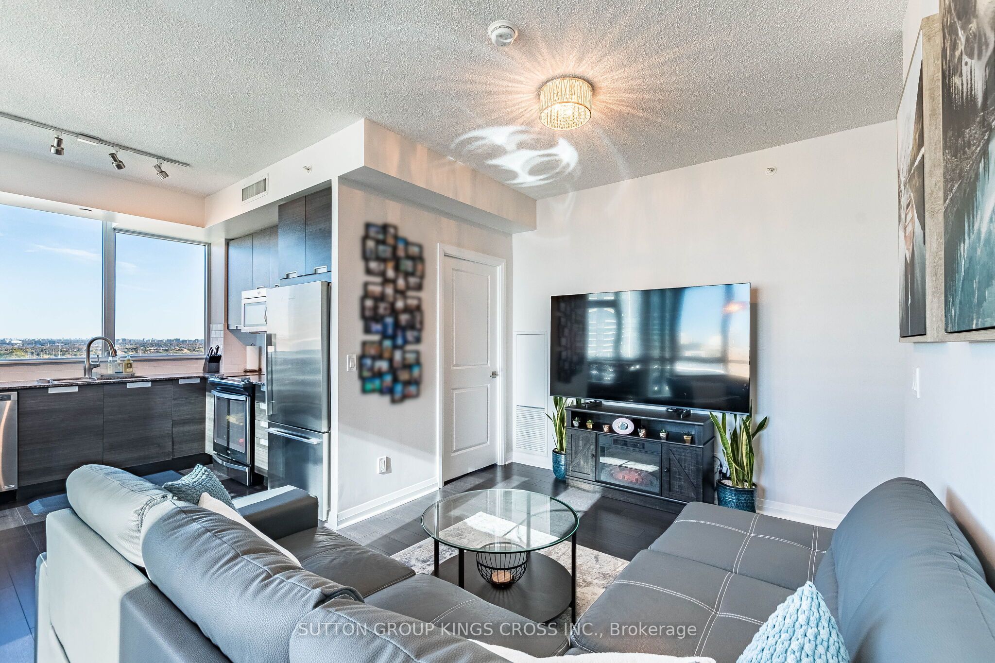 55 Eglinton Avenue W 904 Property Photo 19