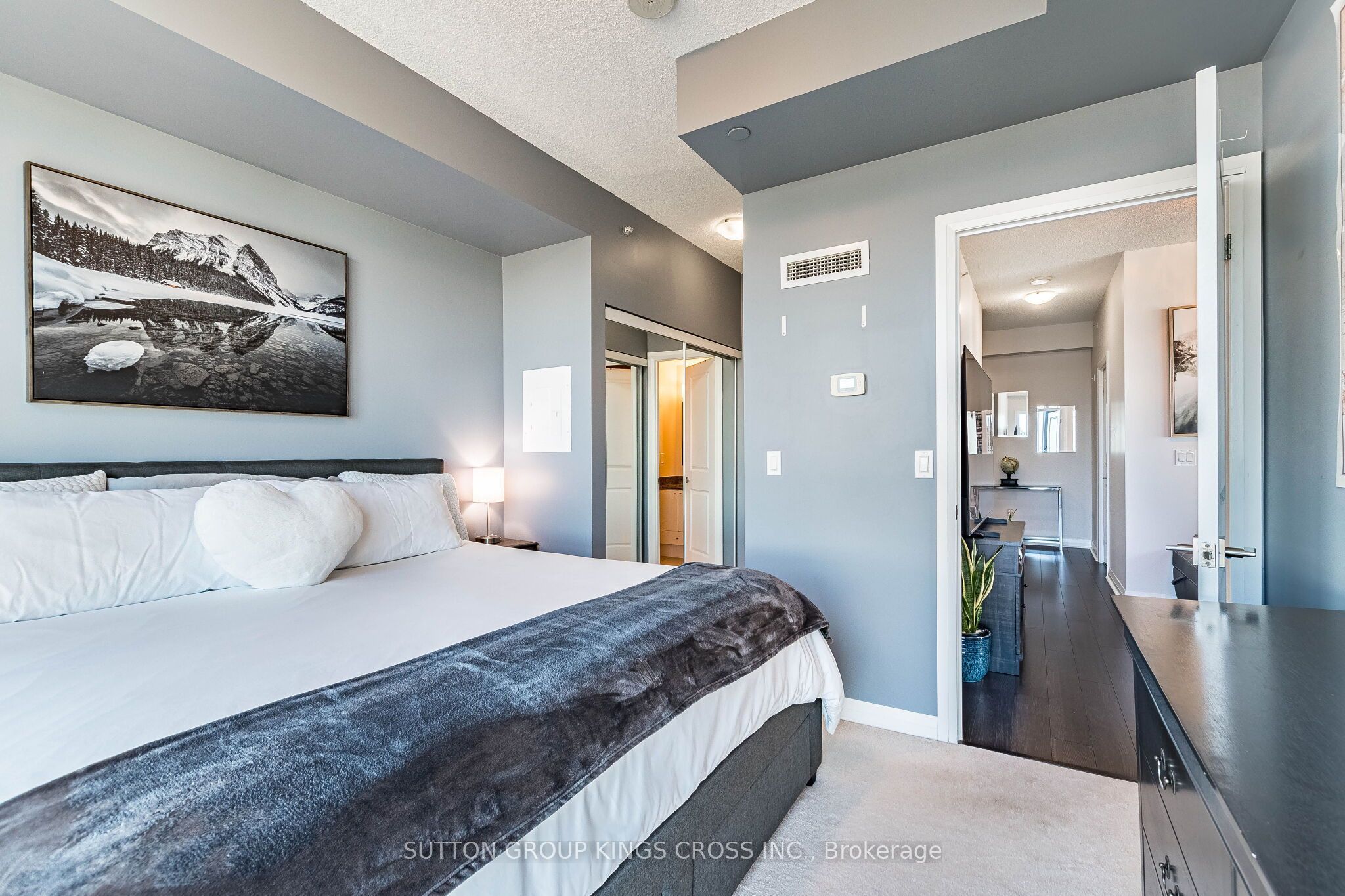 55 Eglinton Avenue W 904 Property Photo 27
