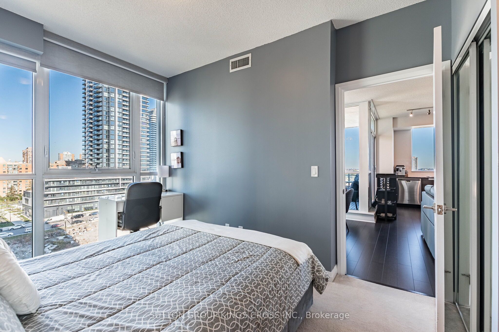 55 Eglinton Avenue W 904 Property Photo 37