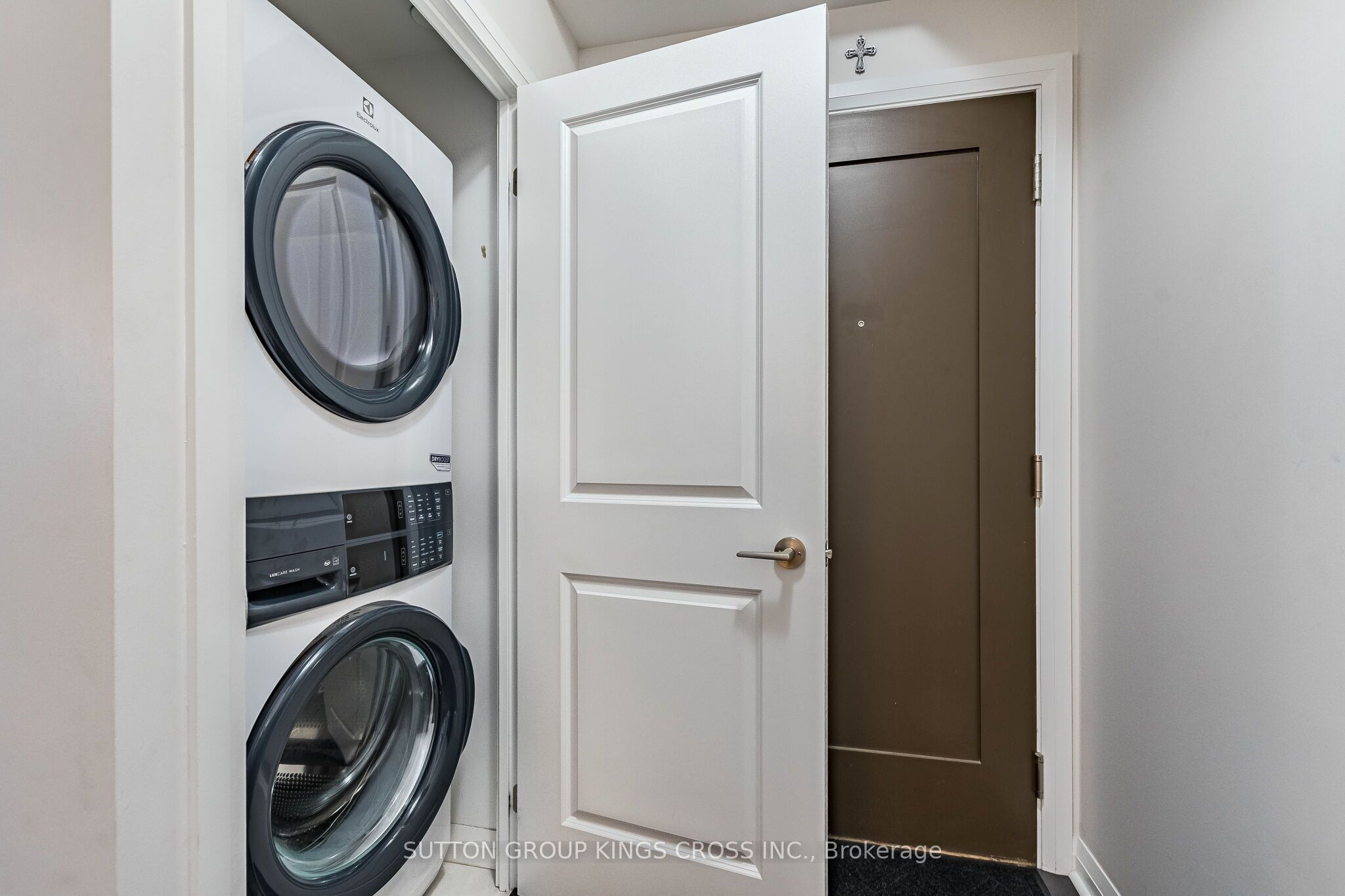 55 Eglinton Avenue W 904 Property Photo 42