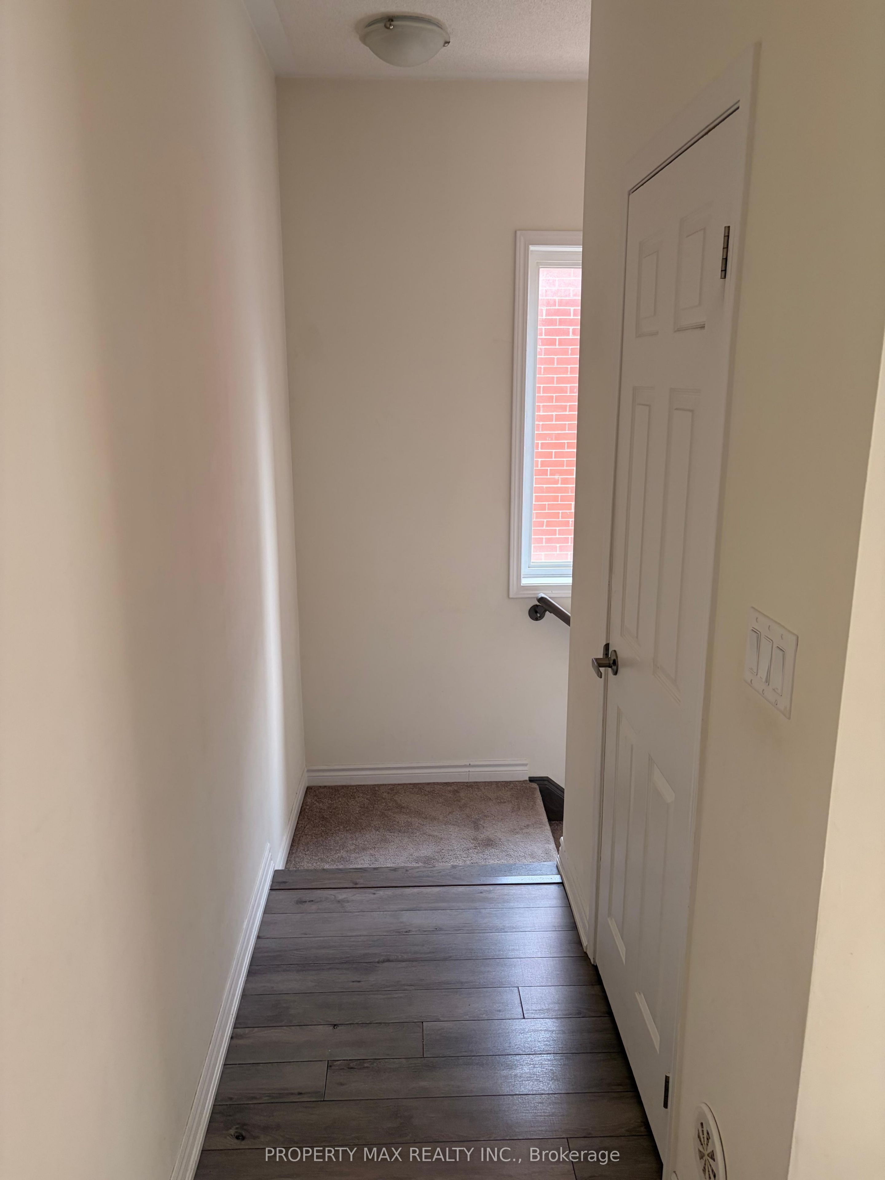 240 Lagerfeld Drive 12 Property Photo 8