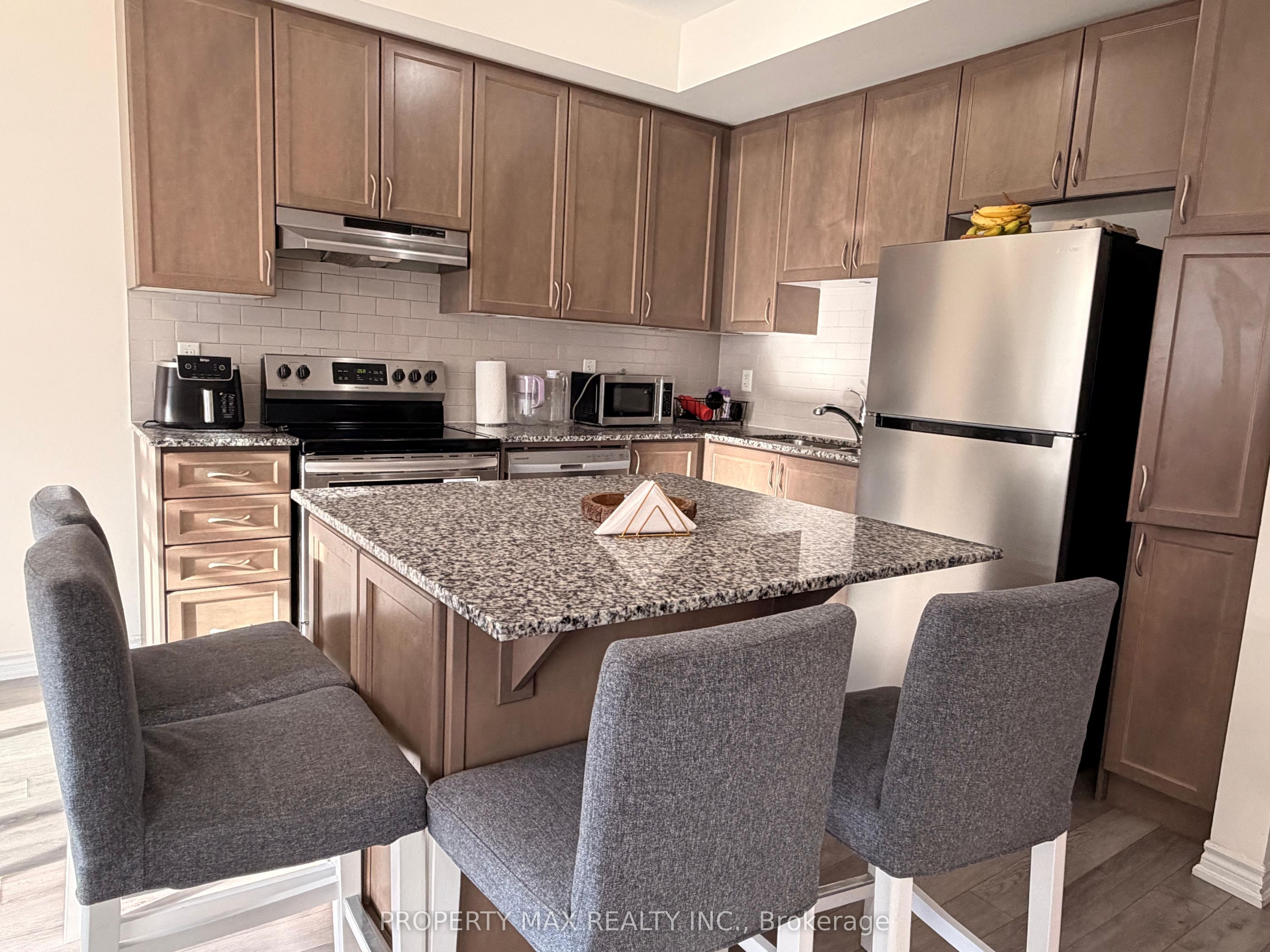 240 Lagerfeld Drive 12 Property Photo 12