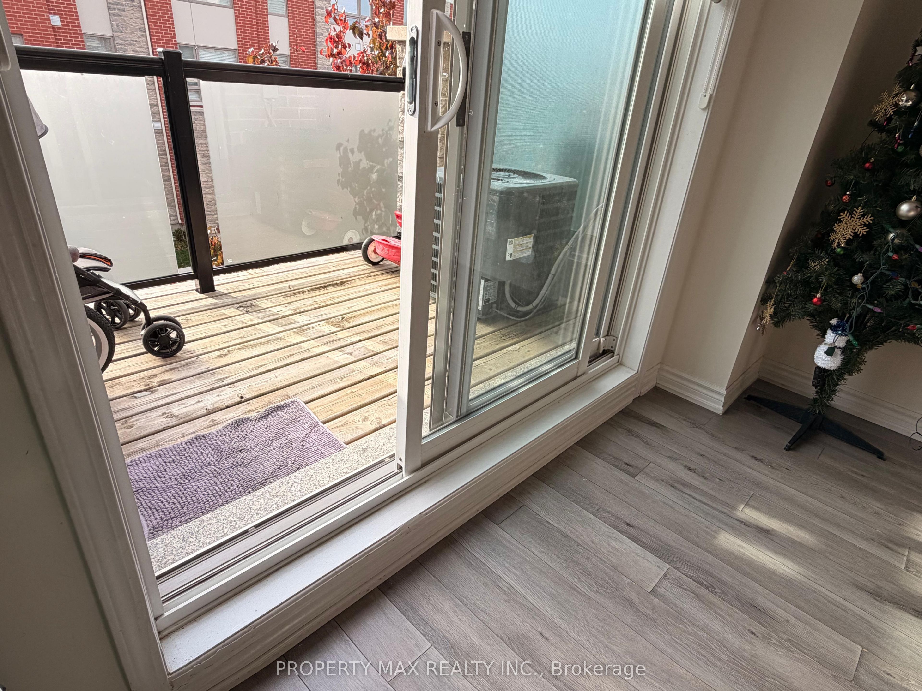 240 Lagerfeld Drive 12 Property Photo 15