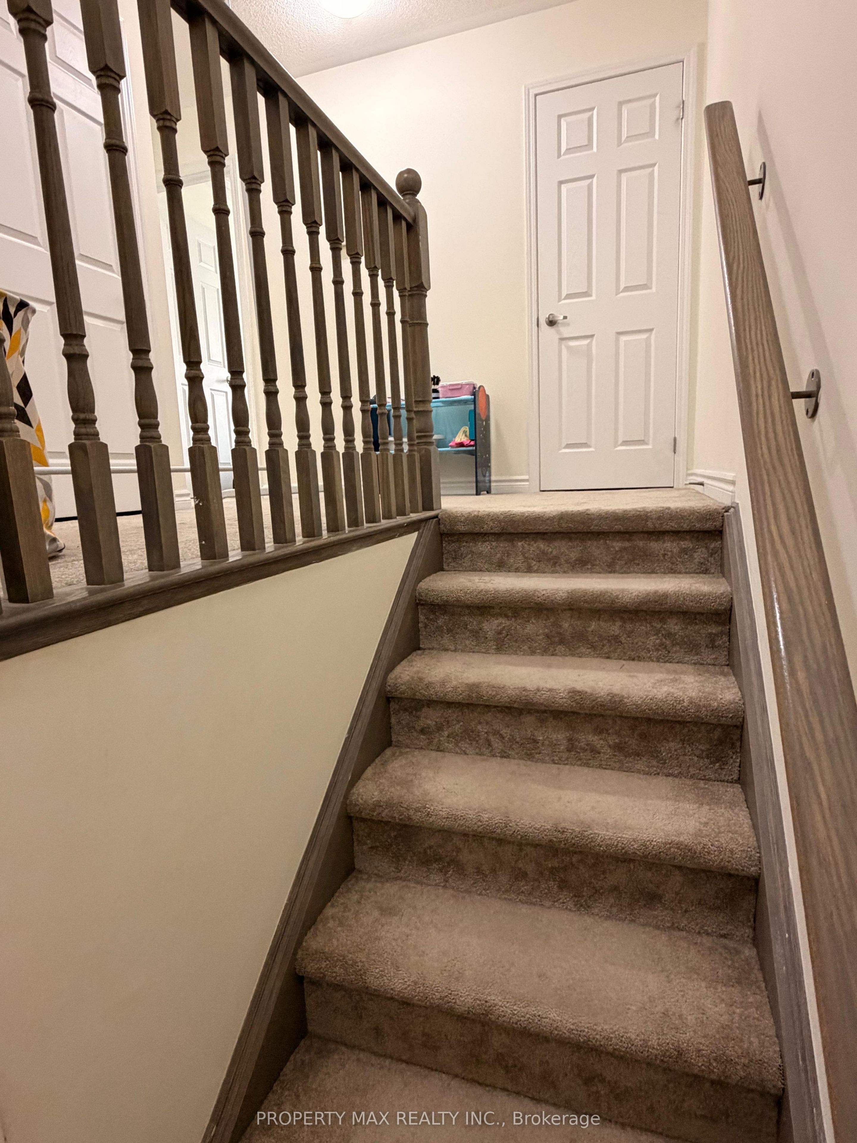 240 Lagerfeld Drive 12 Property Photo 17