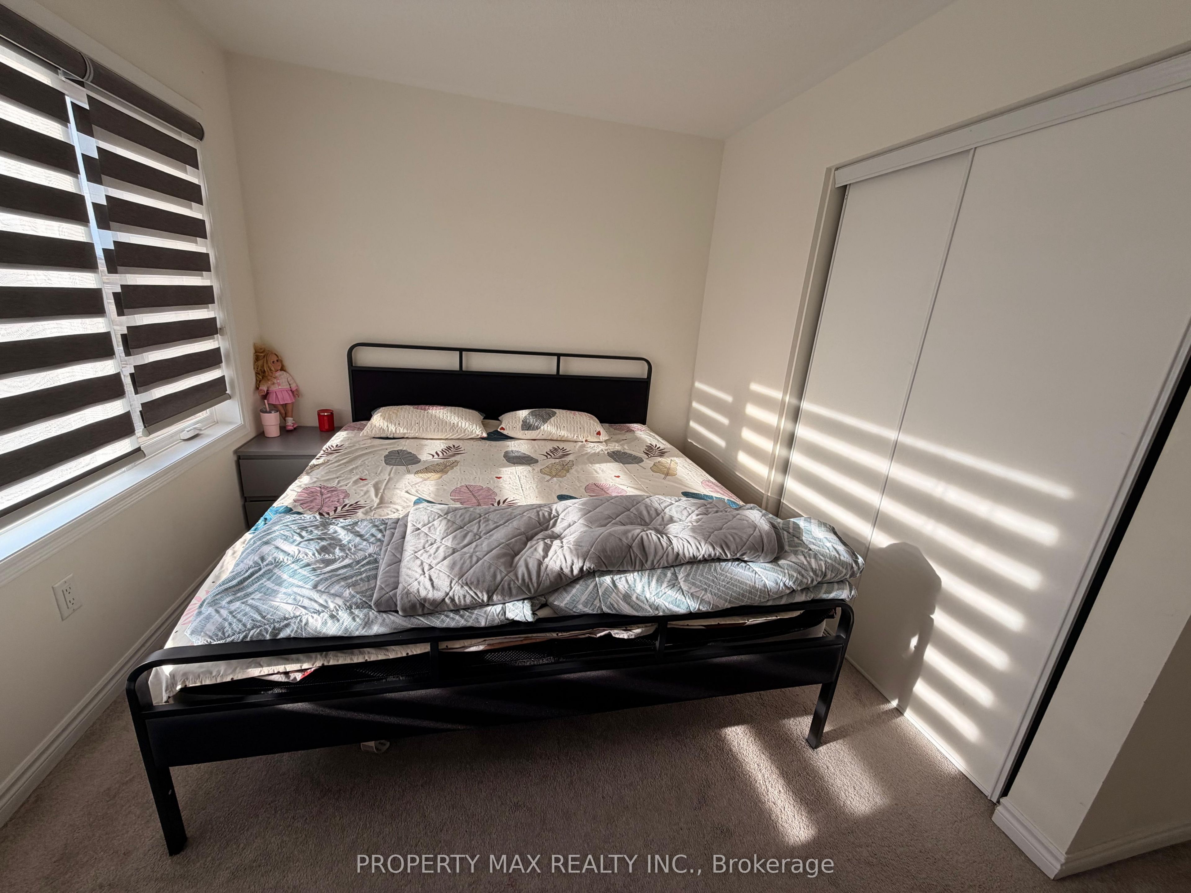 240 Lagerfeld Drive 12 Property Photo 18