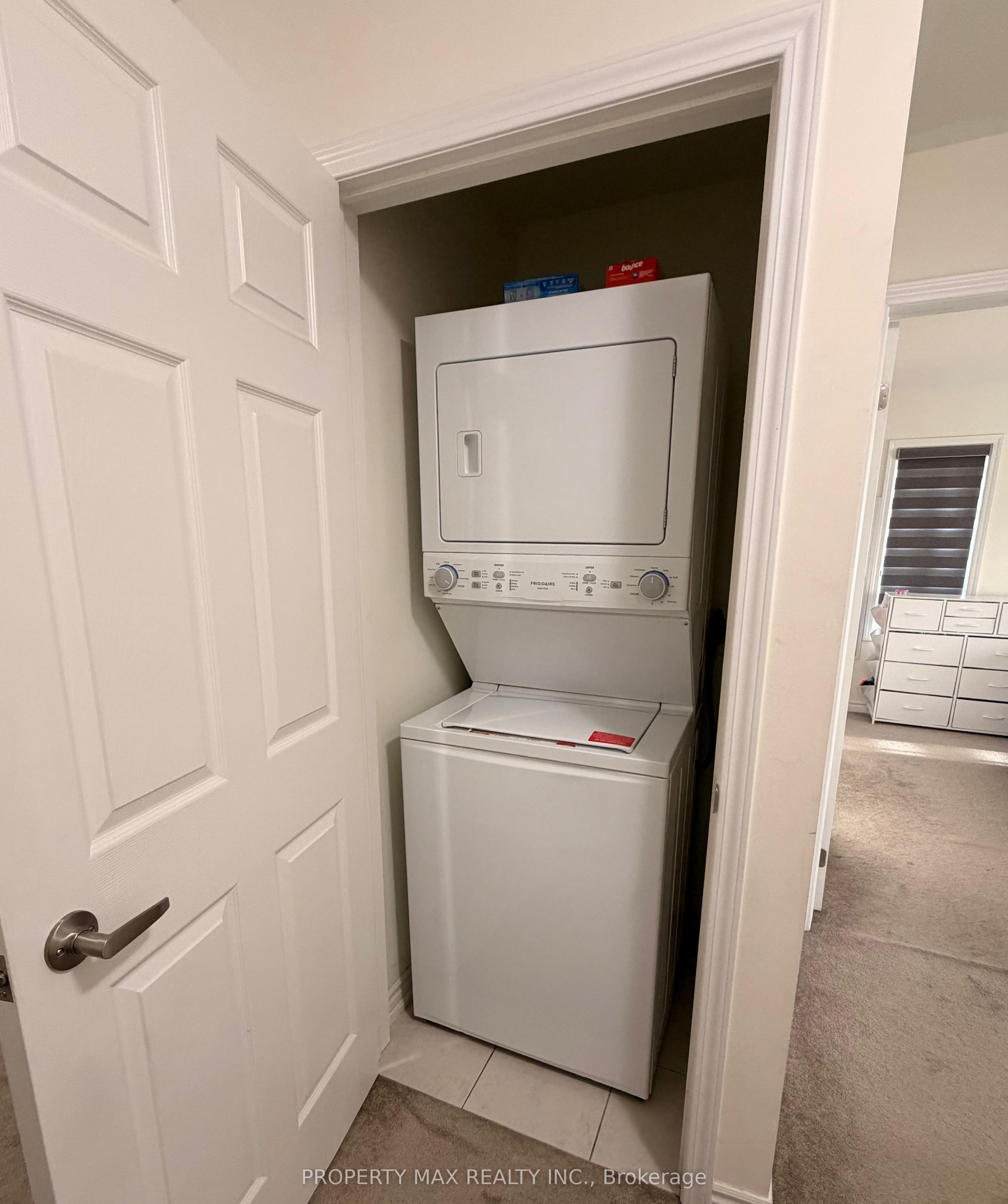 240 Lagerfeld Drive 12 Property Photo 20