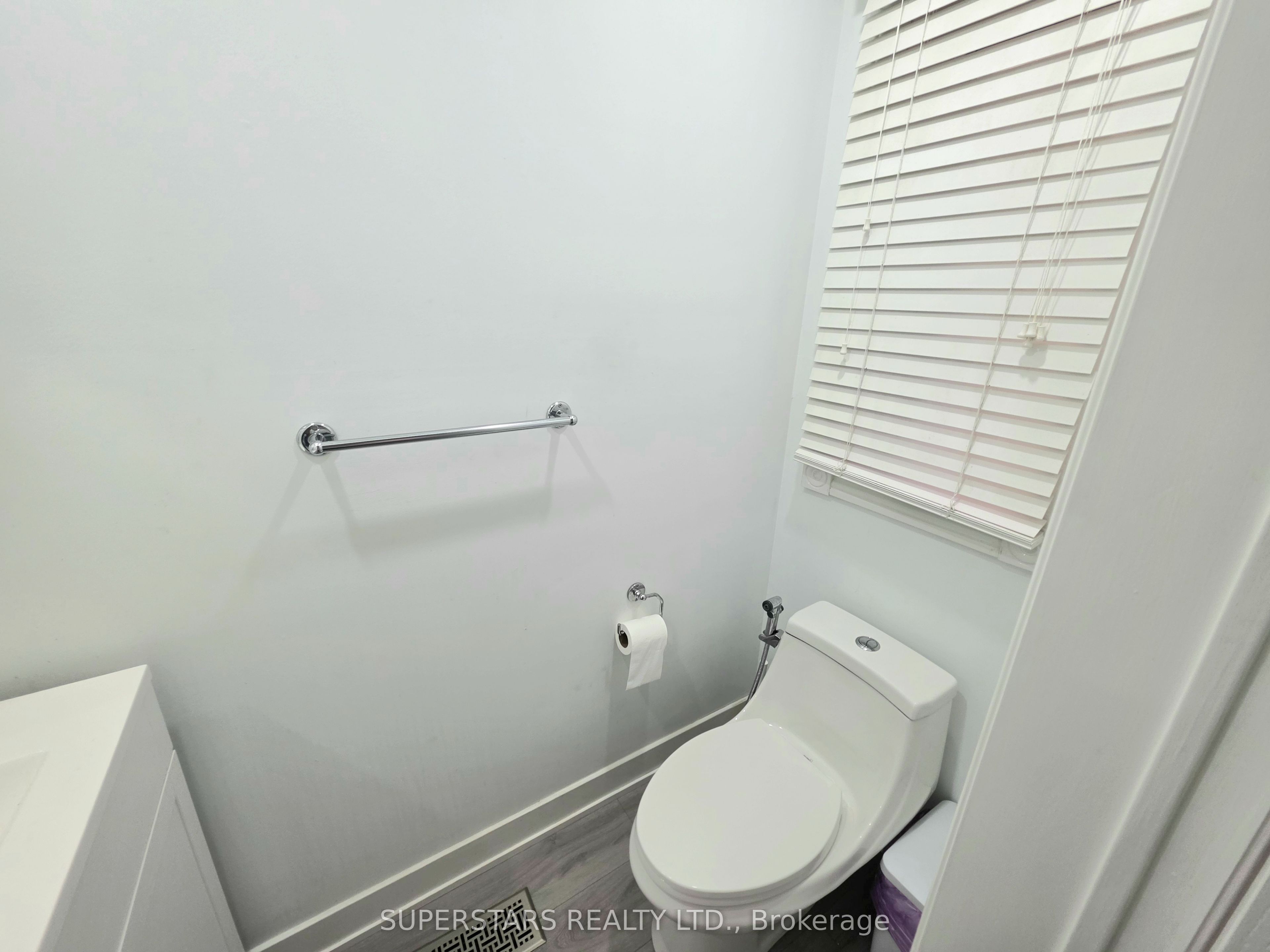 949 Binscarth Drive Property Photo 15