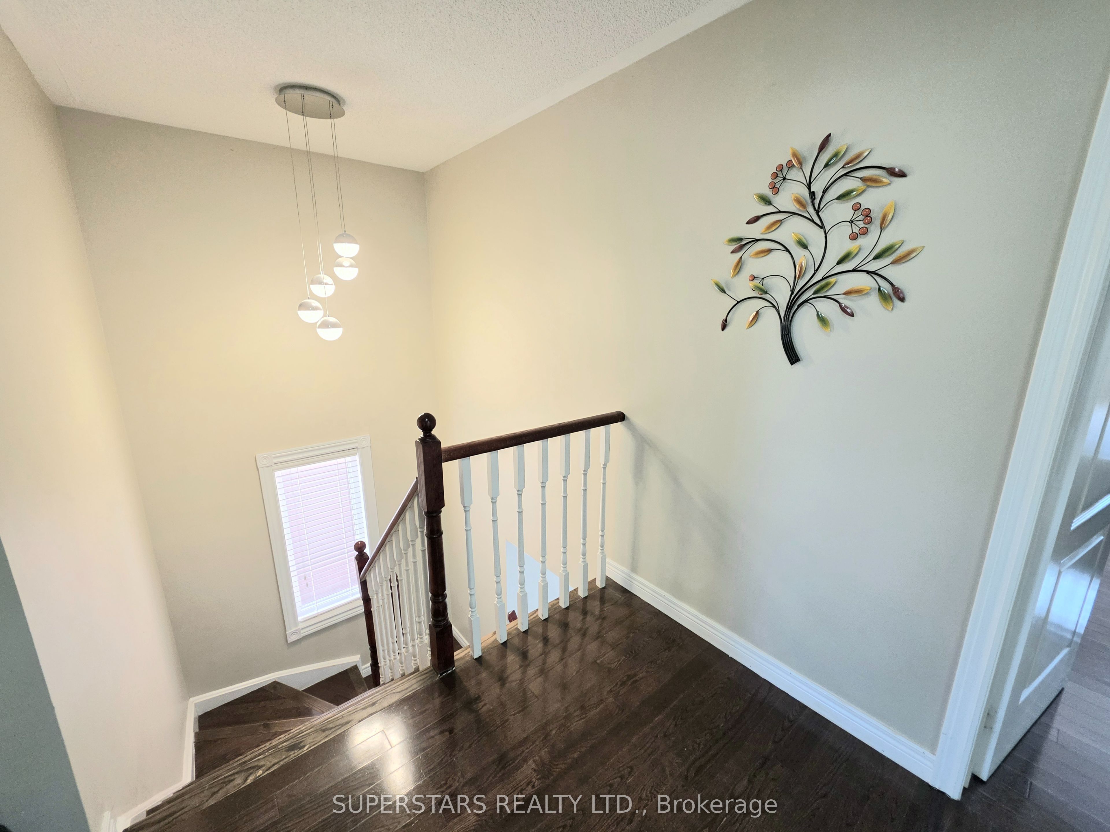 949 Binscarth Drive Property Photo 17