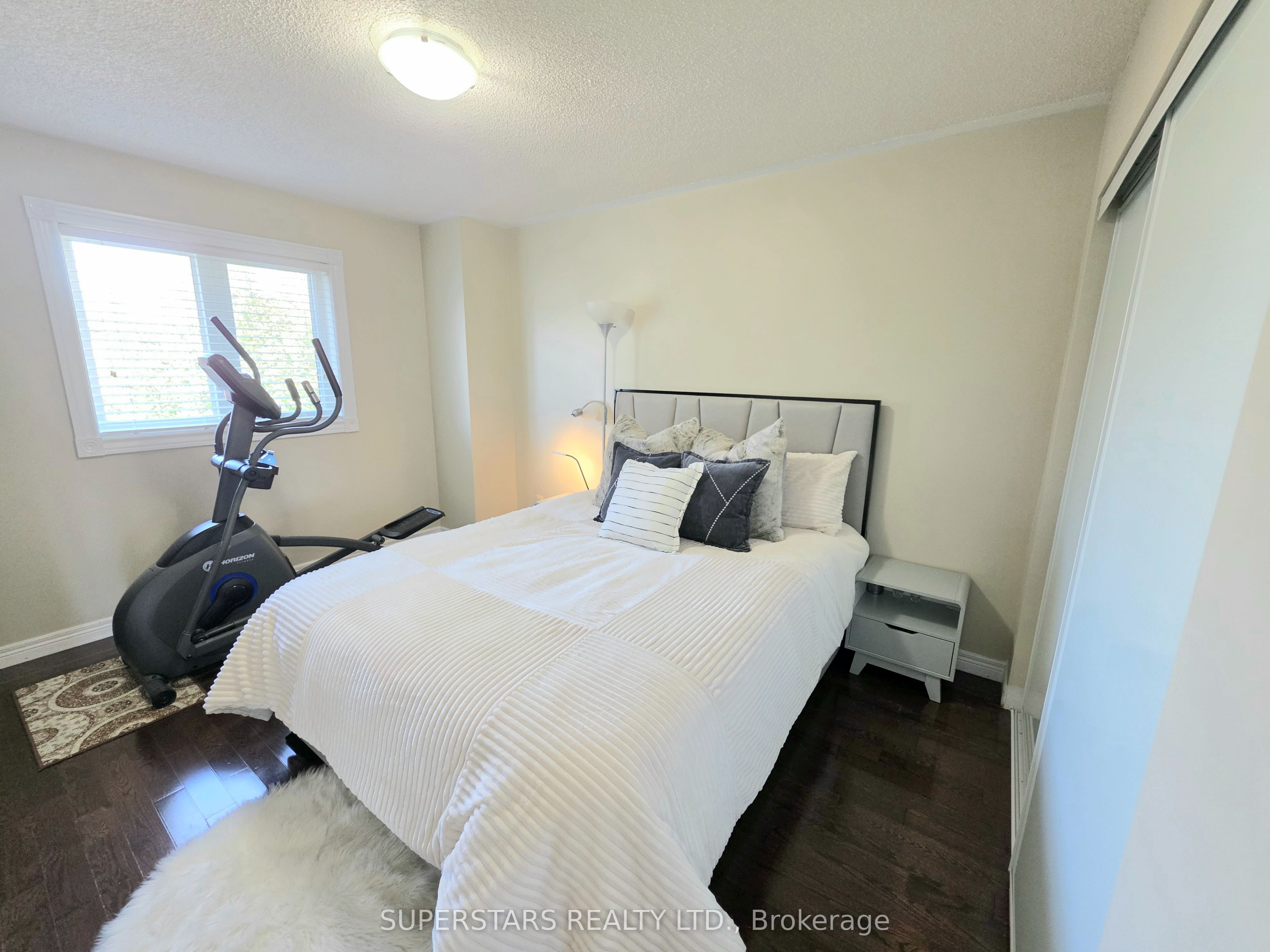 949 Binscarth Drive Property Photo 25