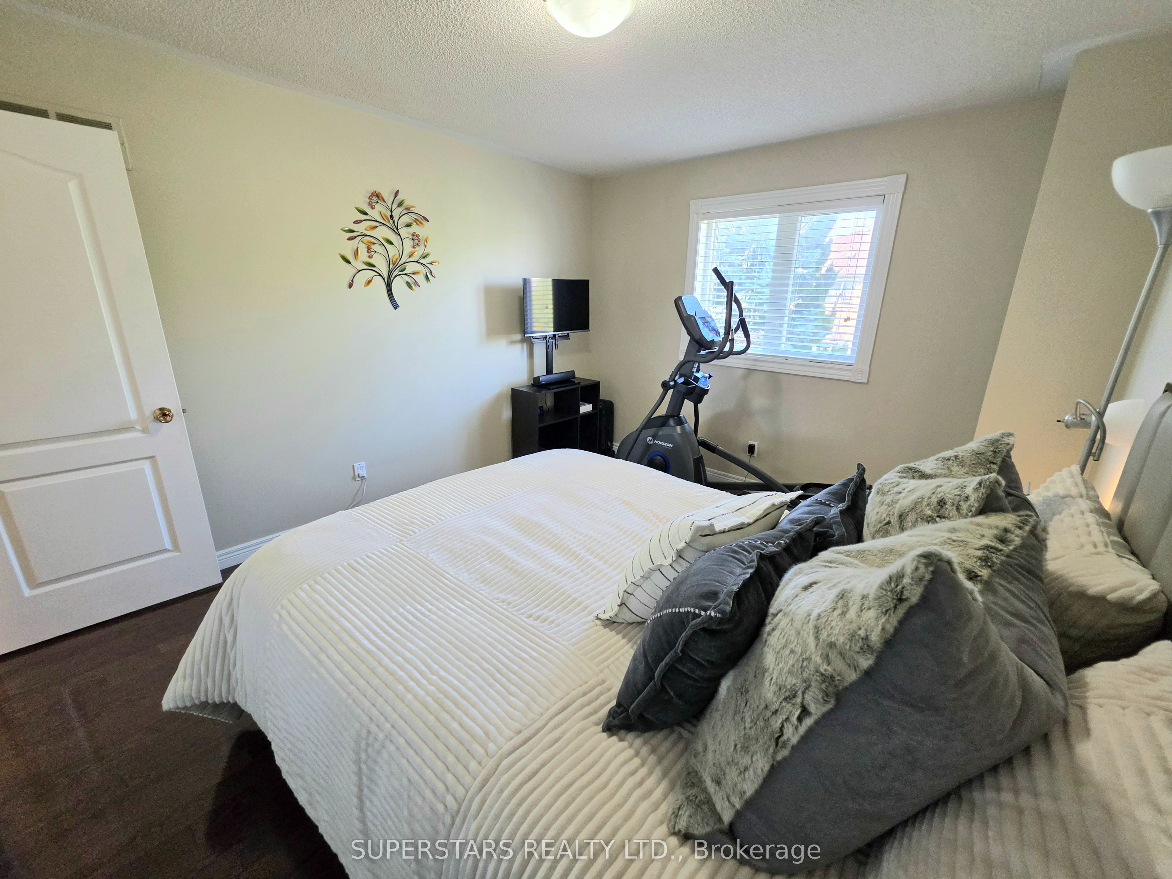 949 Binscarth Drive Property Photo 26
