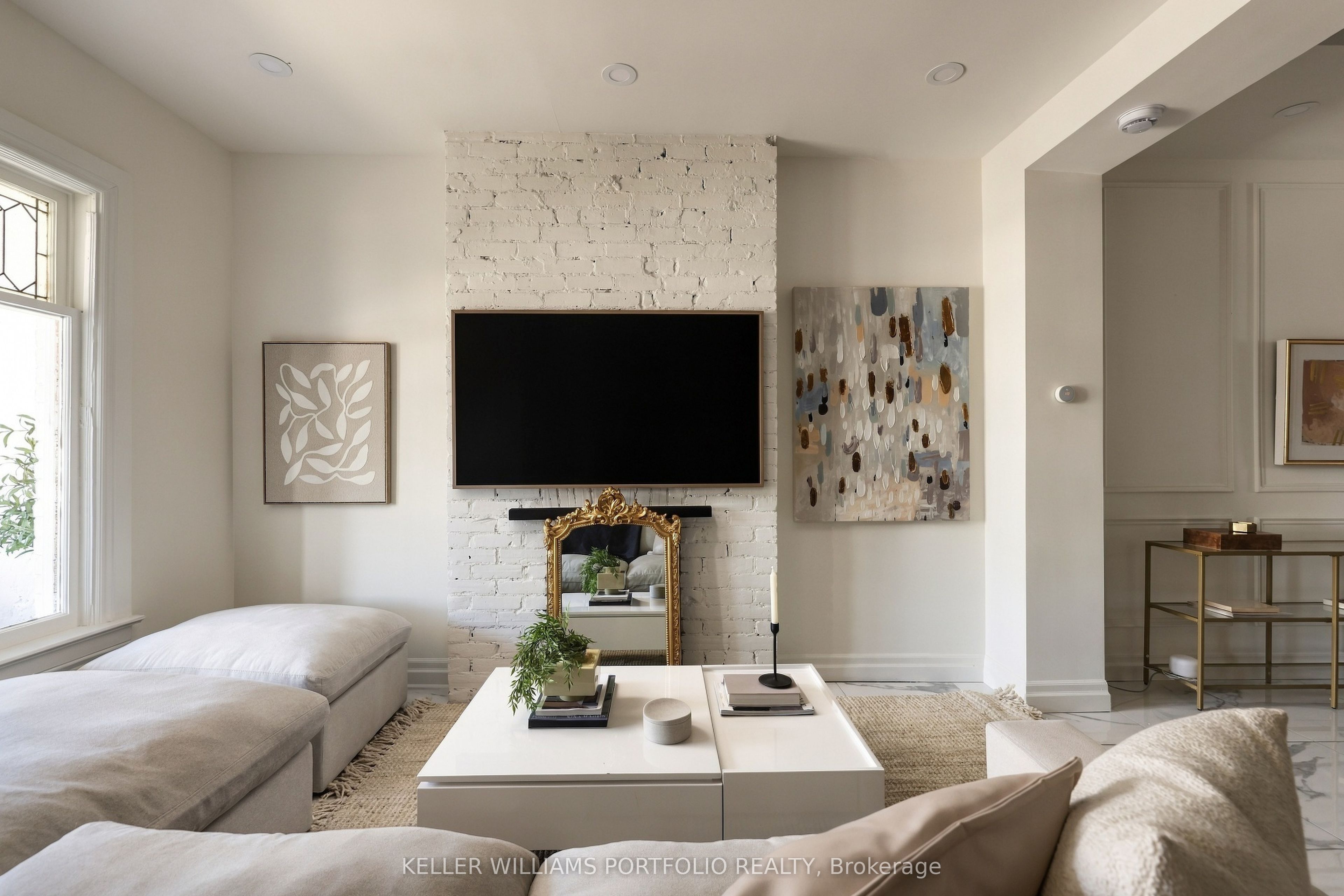 1006 Ossington Avenue Property Photo 3