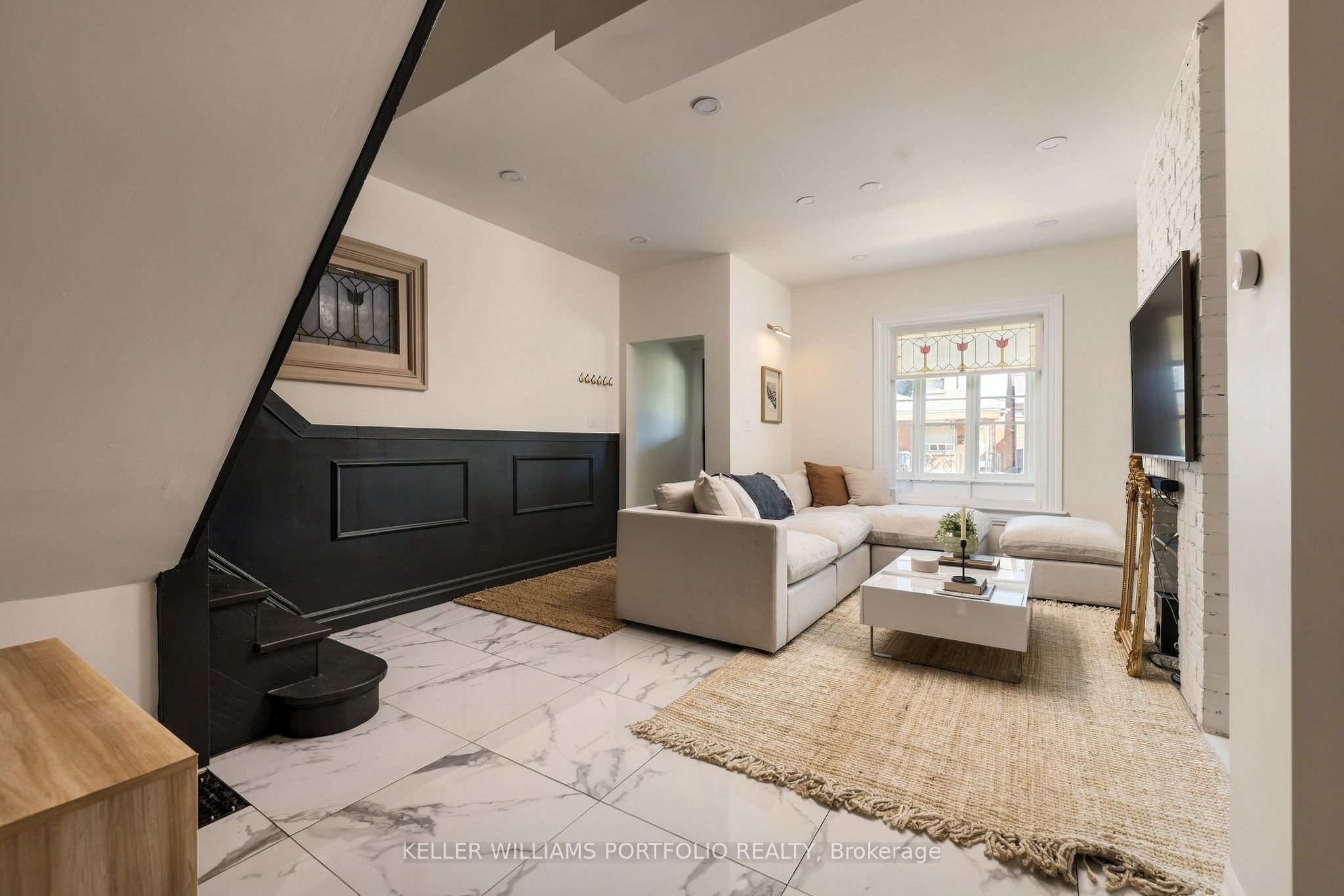 1006 Ossington Avenue Property Photo 5
