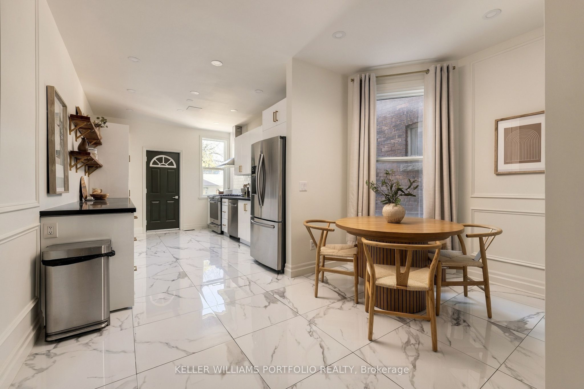 1006 Ossington Avenue Property Photo 10