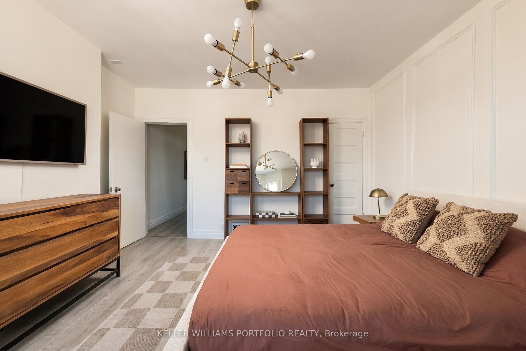 1006 Ossington Avenue Property Photo 12