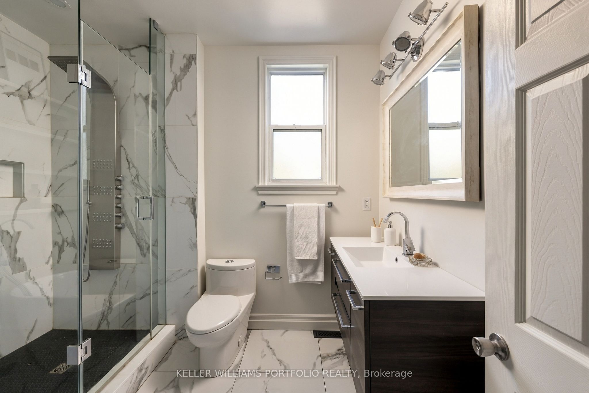 1006 Ossington Avenue Property Photo 15