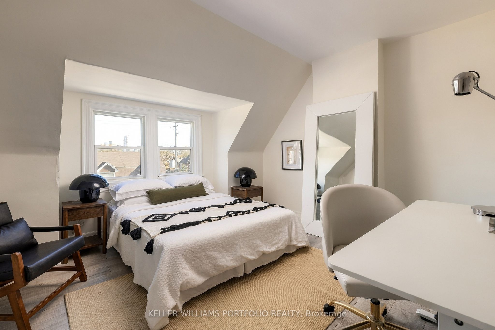1006 Ossington Avenue Property Photo 17