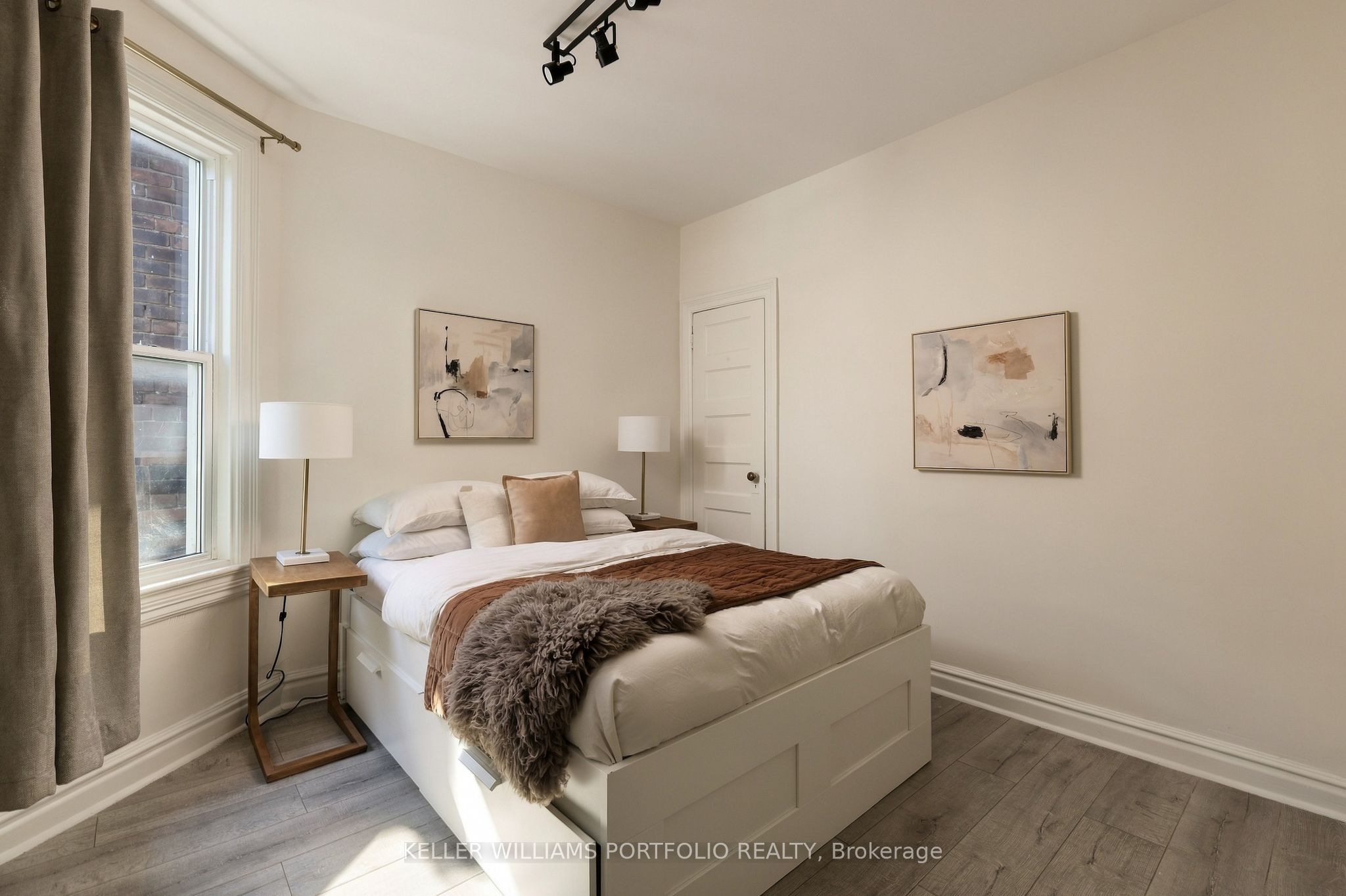 1006 Ossington Avenue Property Photo 21