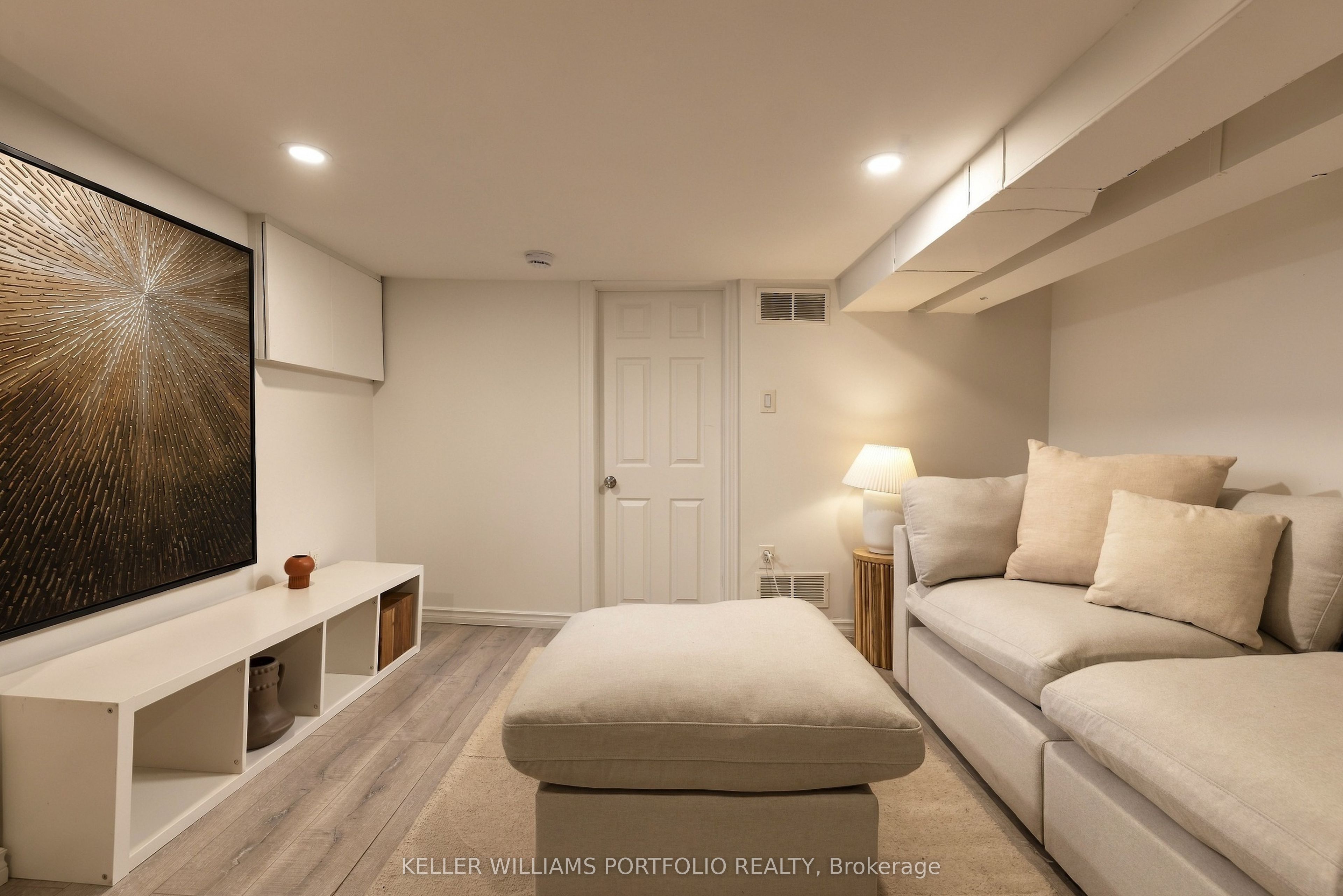 1006 Ossington Avenue Property Photo 24