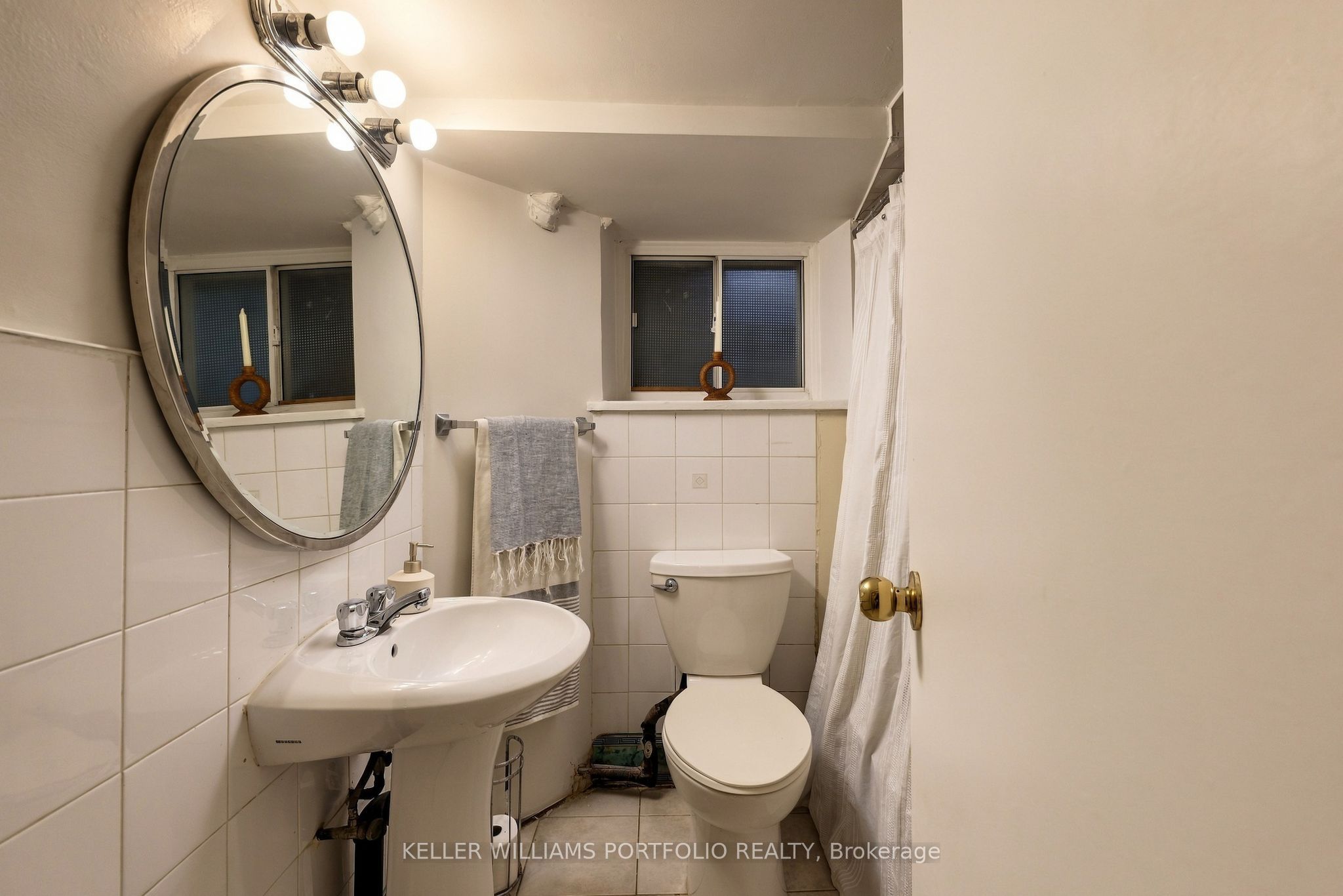 1006 Ossington Avenue Property Photo 28