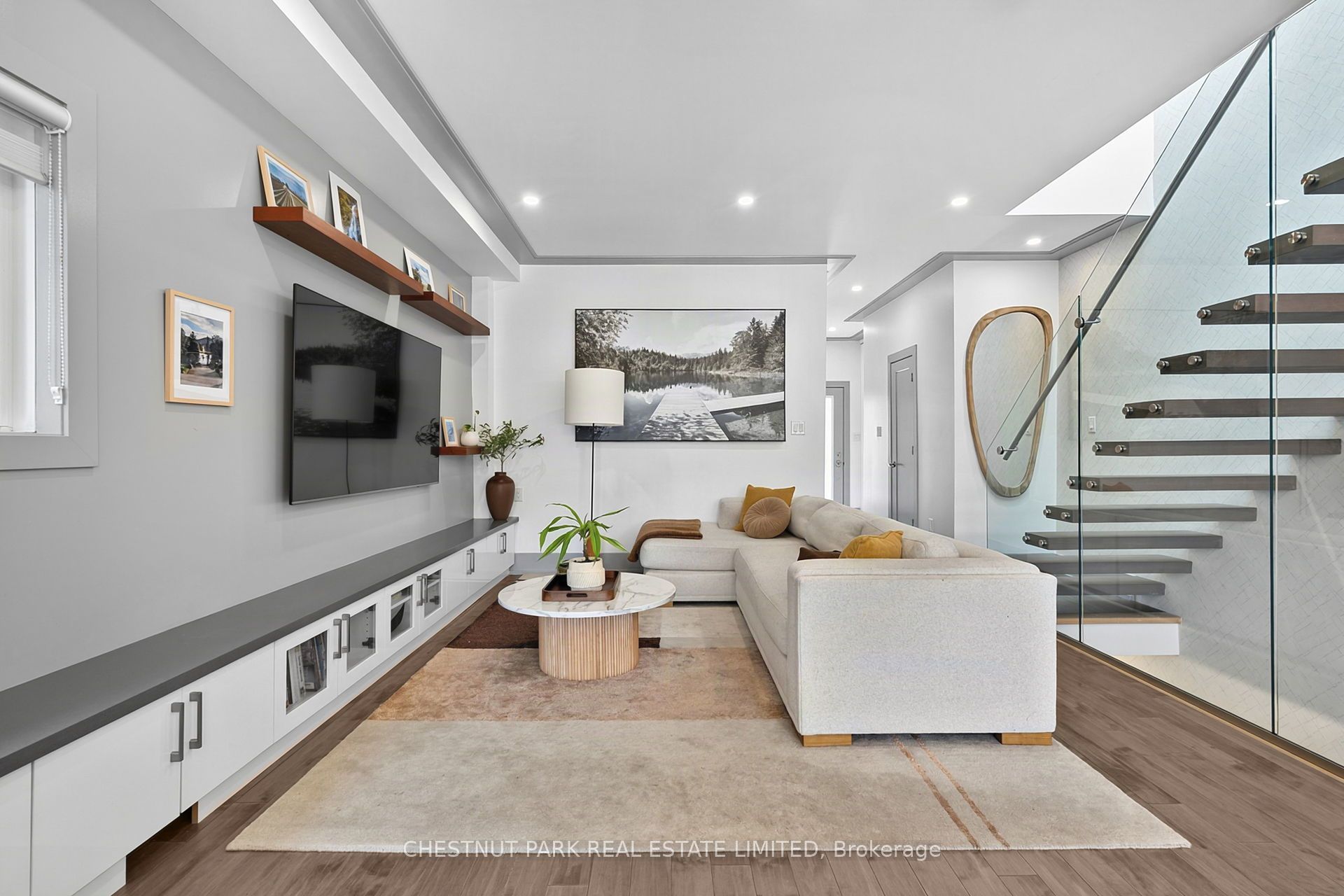 15 Nineteenth Street Property Photo 2