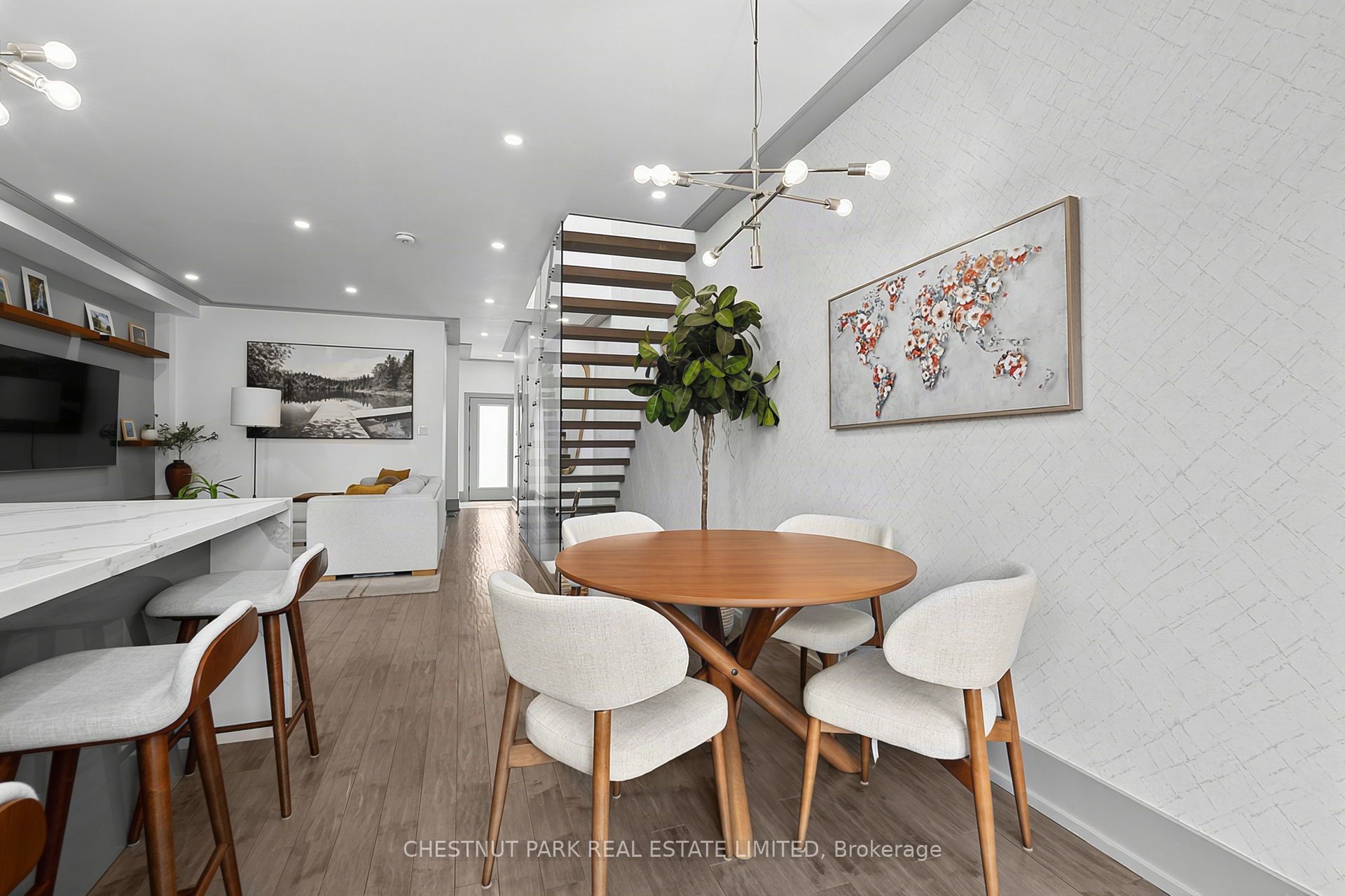 15 Nineteenth Street Property Photo 8