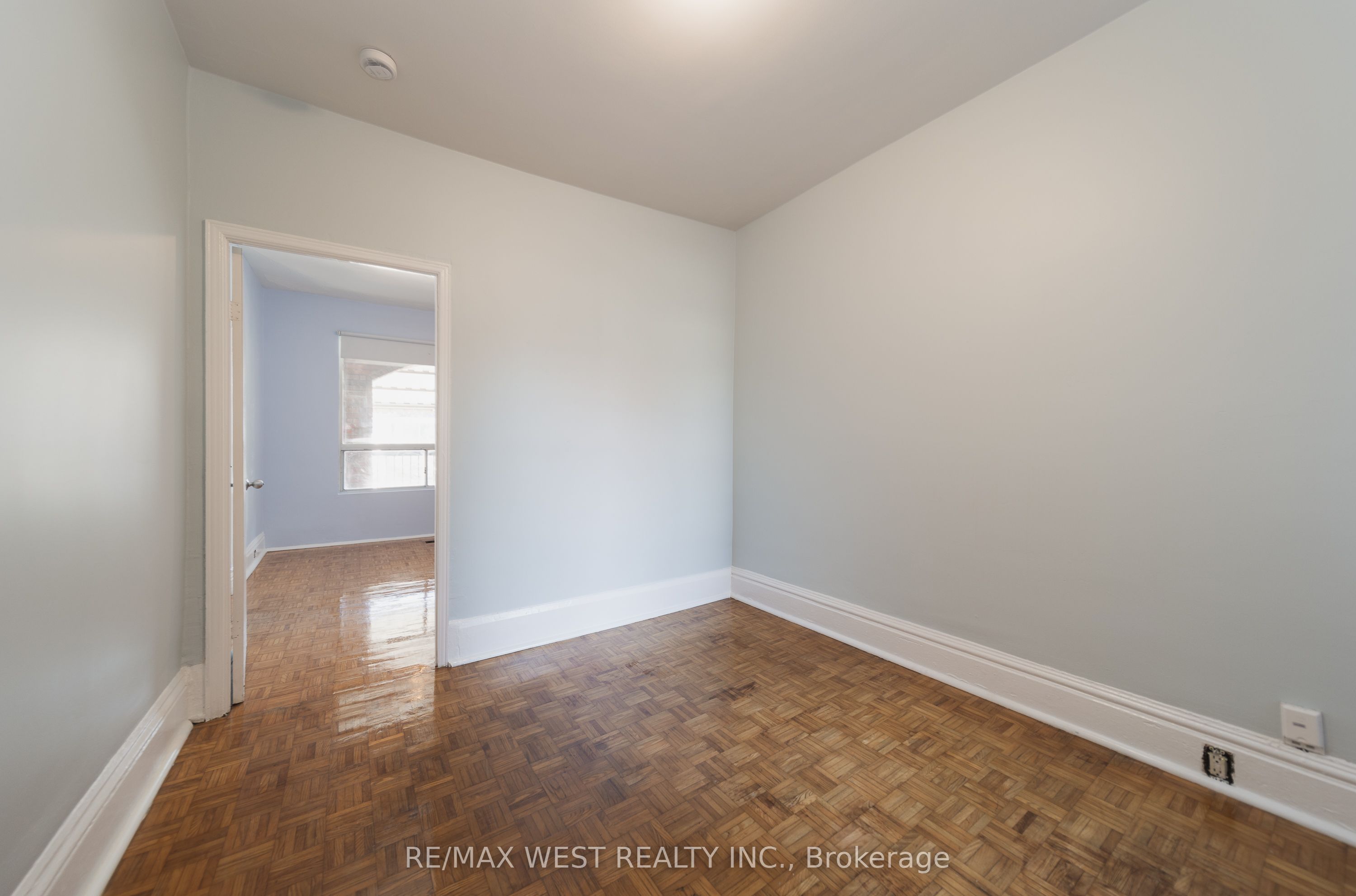 862 Ossington Avenue Main Property Photo 6