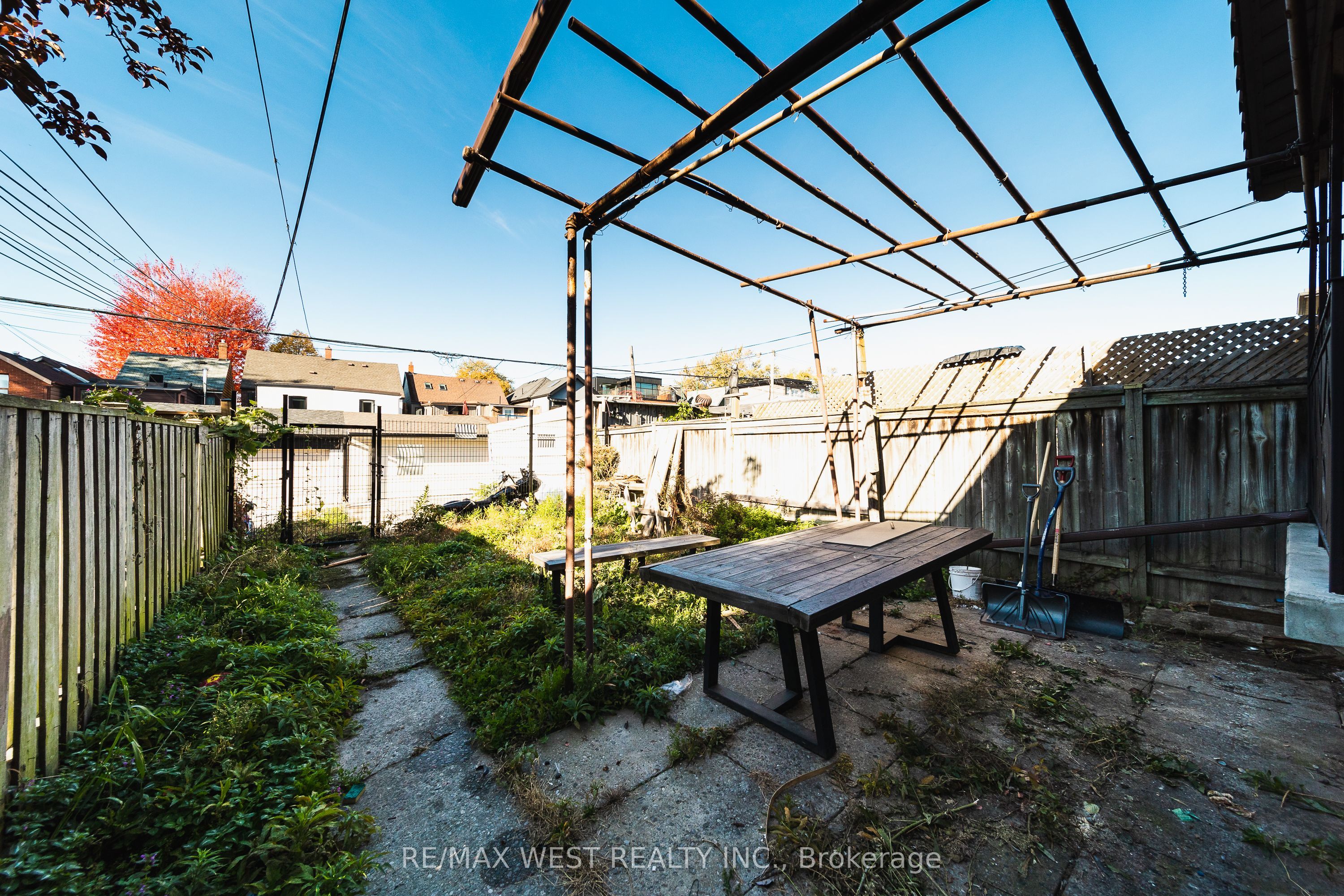 862 Ossington Avenue Main Property Photo 12