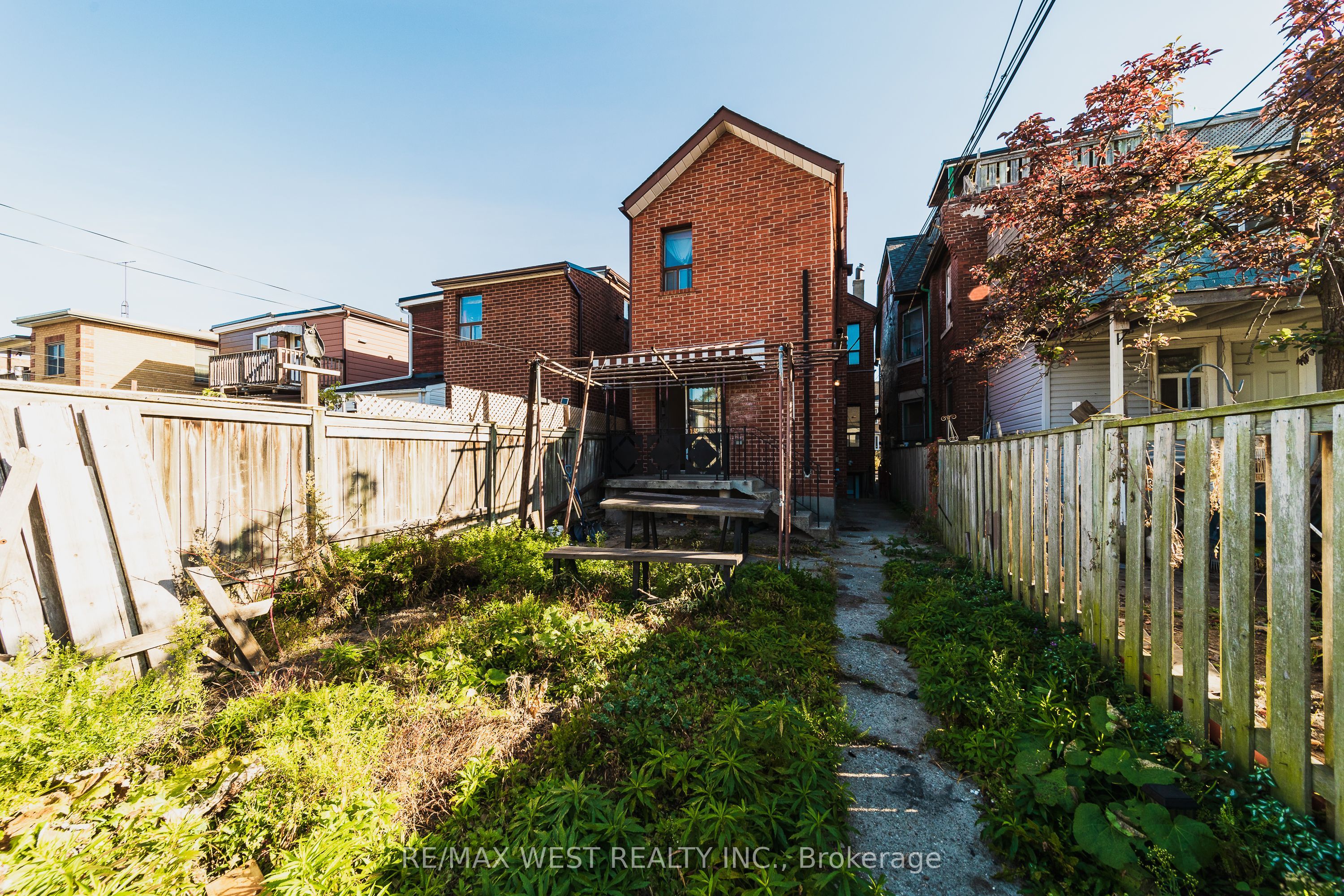 862 Ossington Avenue Main Property Photo 13