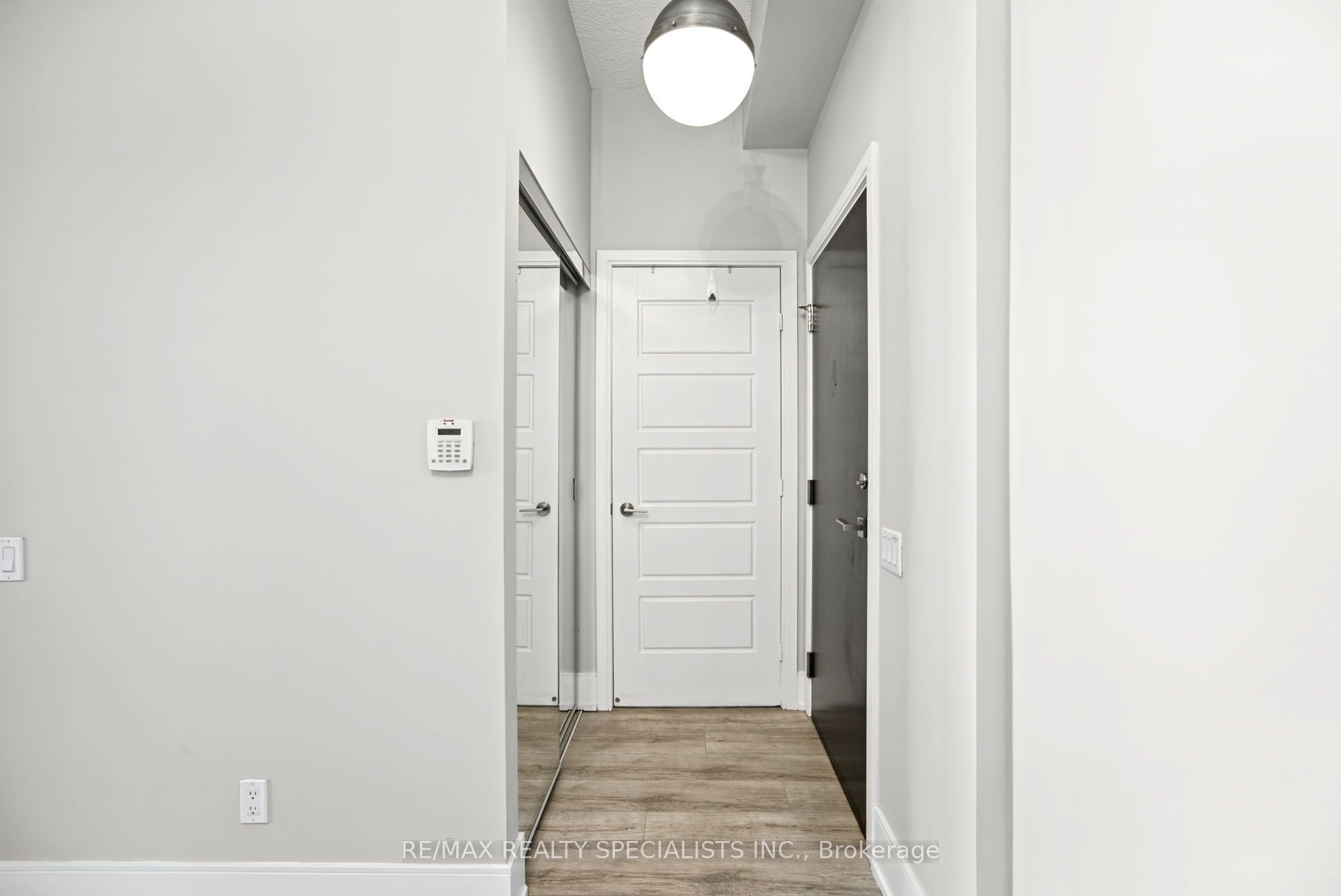 15 Viking Lane 1106 Property Photo 6