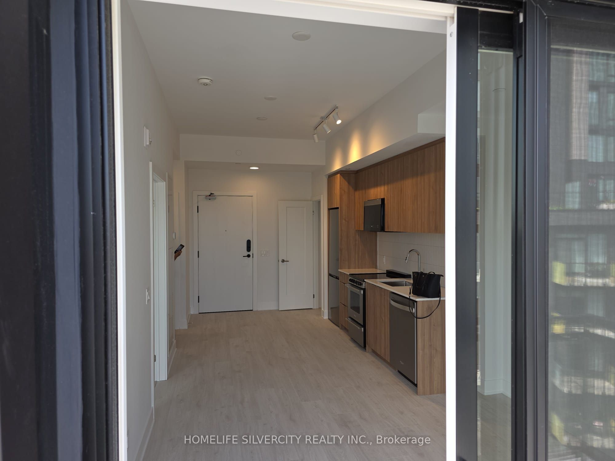 3008 William Cutmore Boulevard 716 Property Photo 1