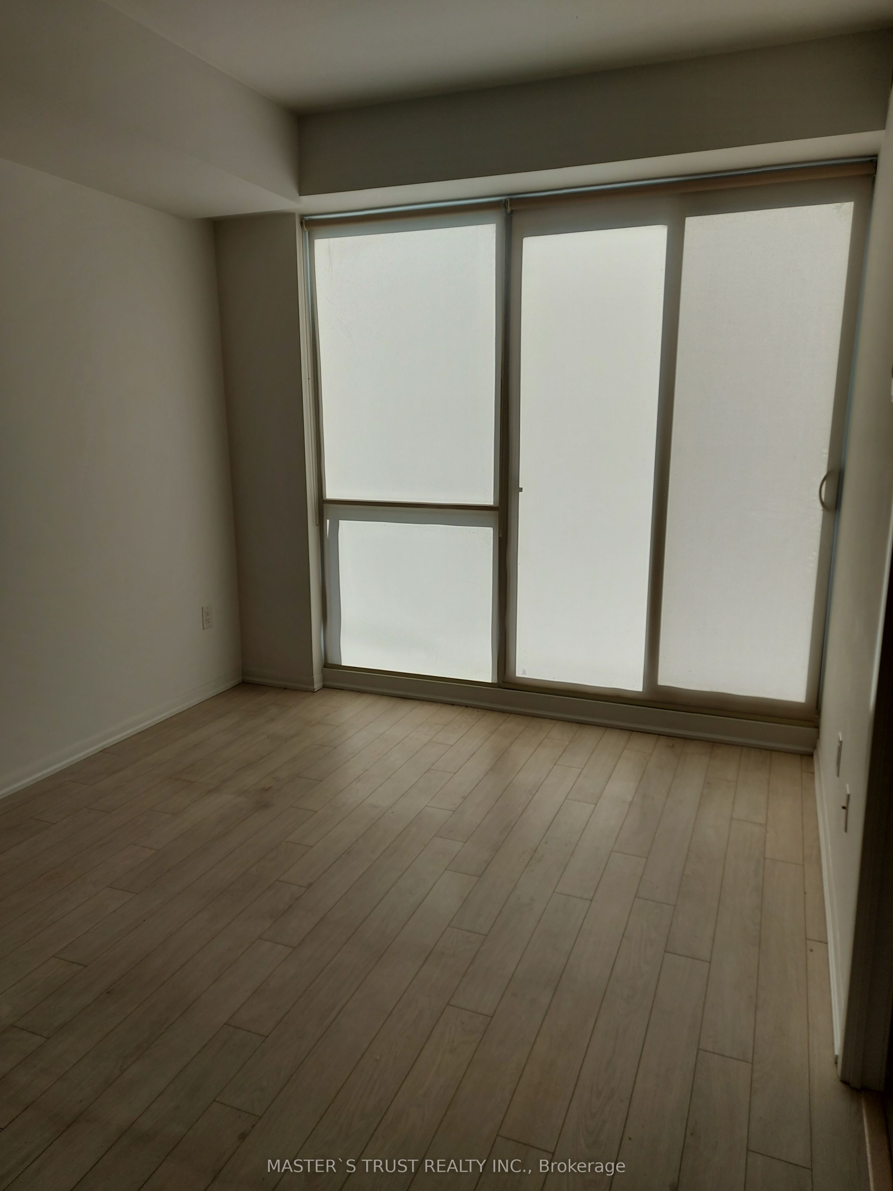 3091 Dufferin Street 827 Property Photo 7