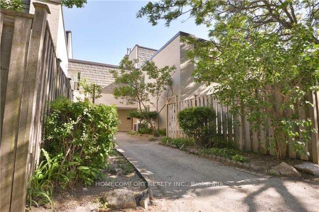 17 Four Winds Drive #15 Property Photo 1