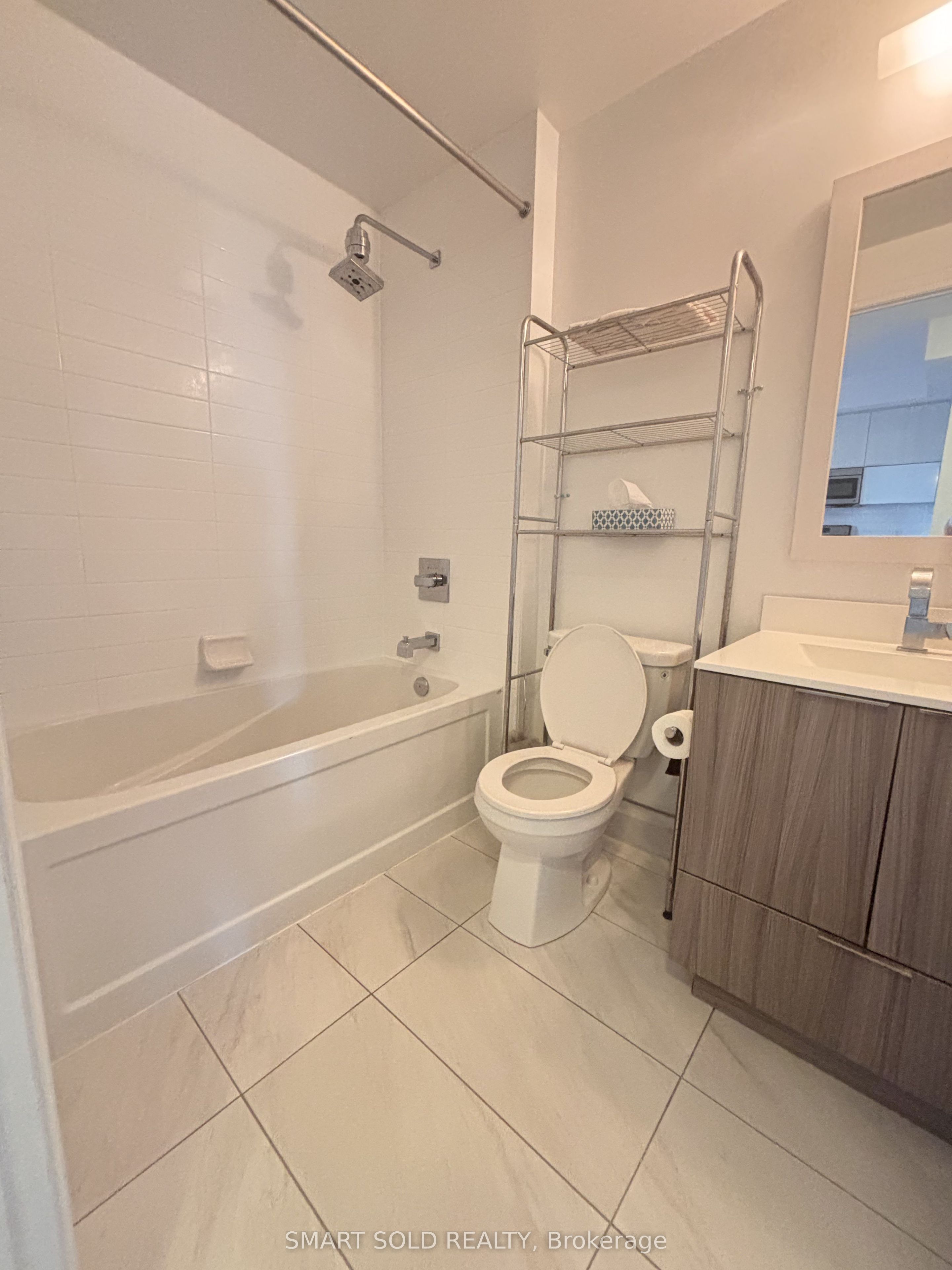 56 Annie Craig Drive 1105 Property Photo 6