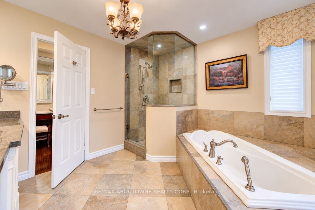 2220 Dunvegan Avenue Property Photo 24
