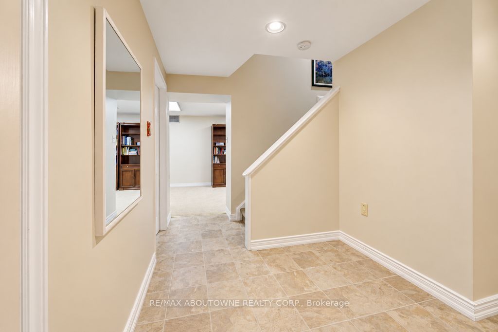 2220 Dunvegan Avenue Property Photo 30