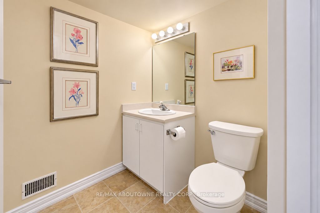 2220 Dunvegan Avenue Property Photo 32