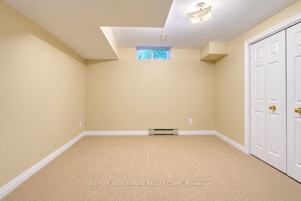 2220 Dunvegan Avenue Property Photo 35