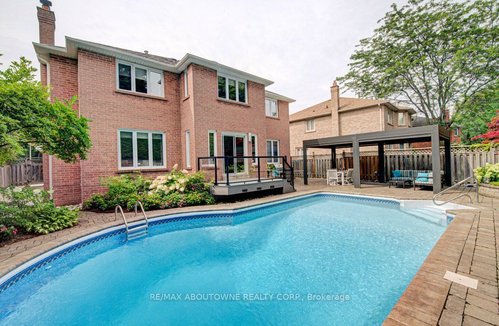 2220 Dunvegan Avenue Property Photo 43