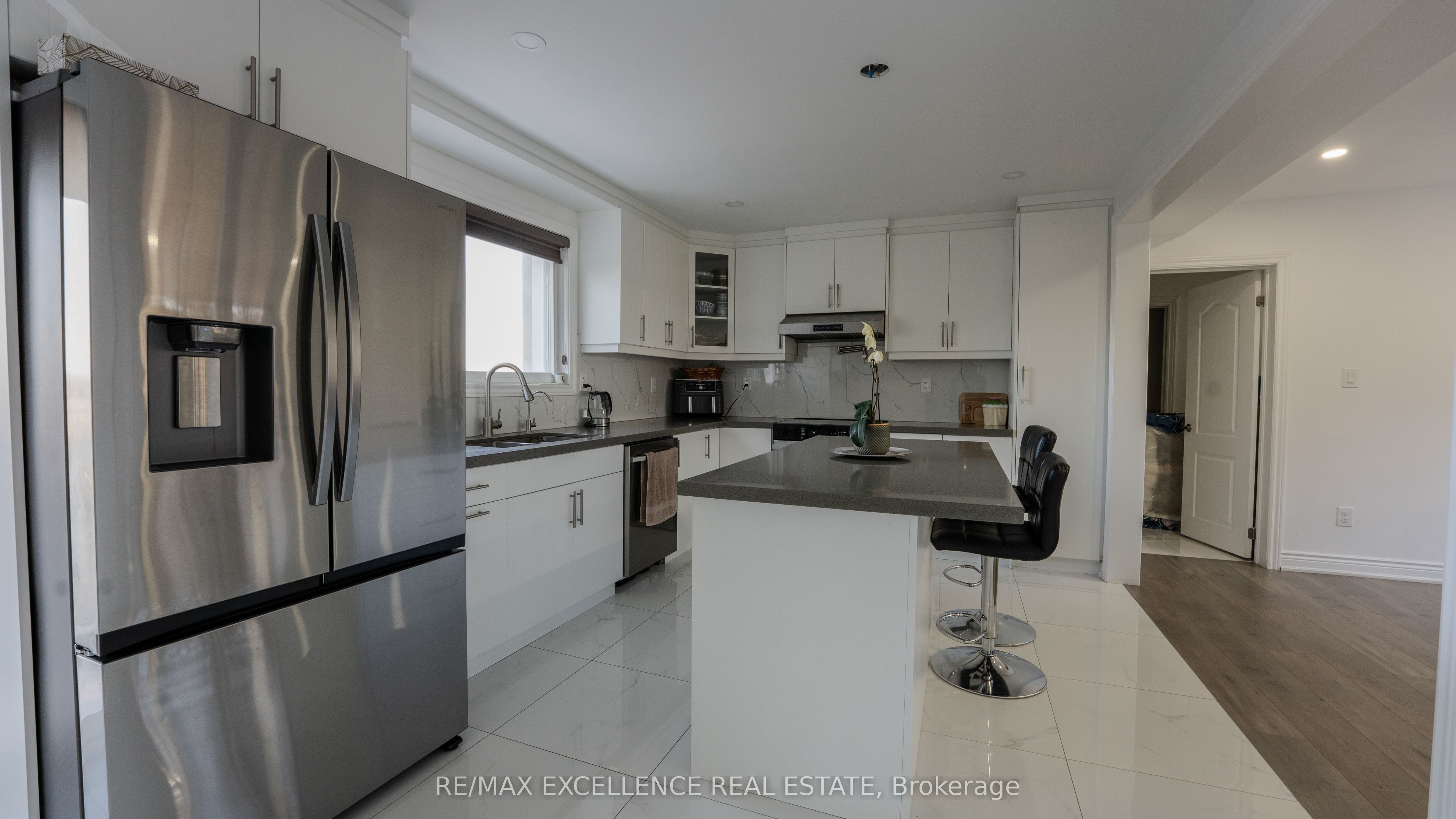 10420 Heritage Road Property Photo 3