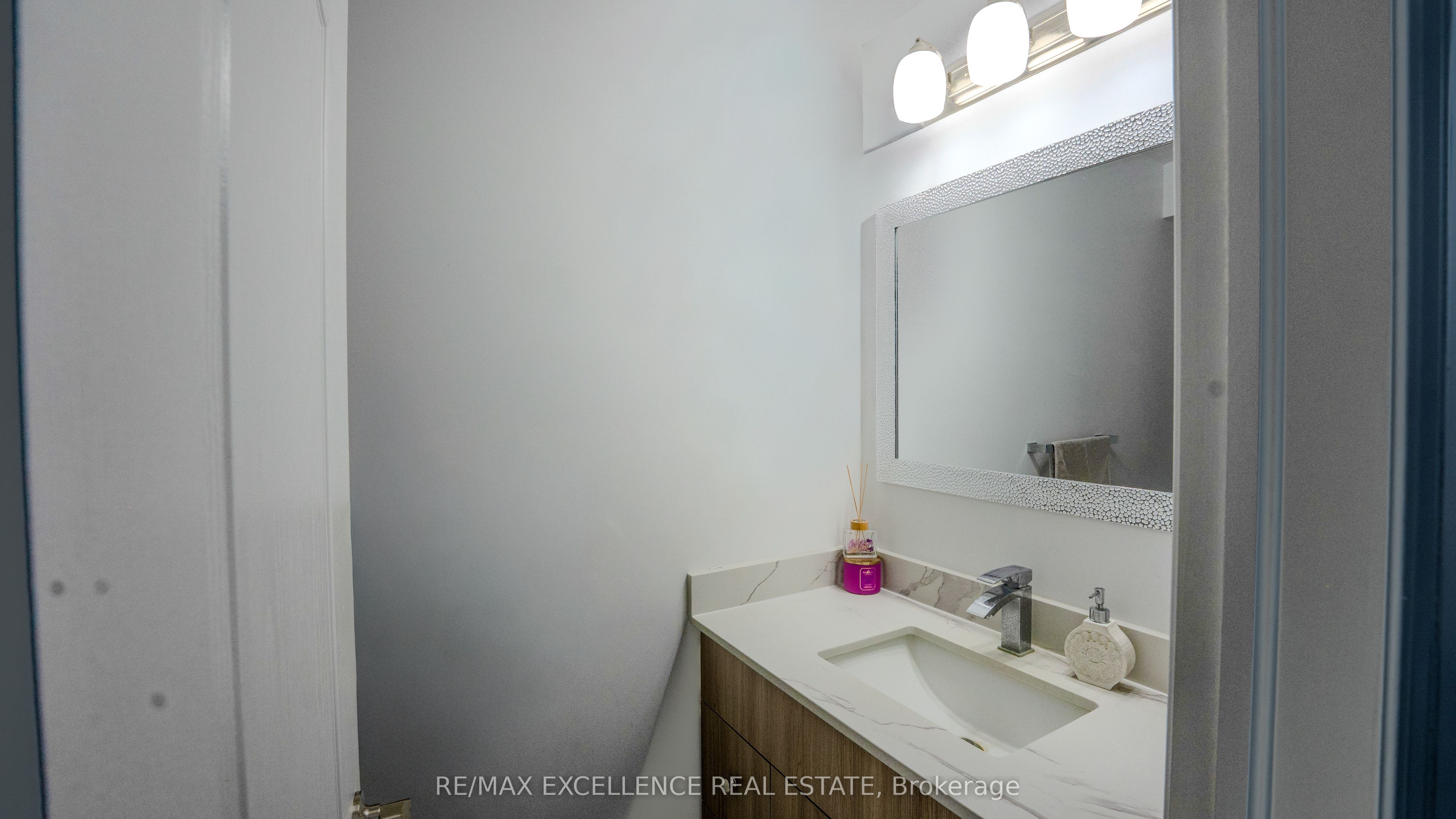 10420 Heritage Road Property Photo 10