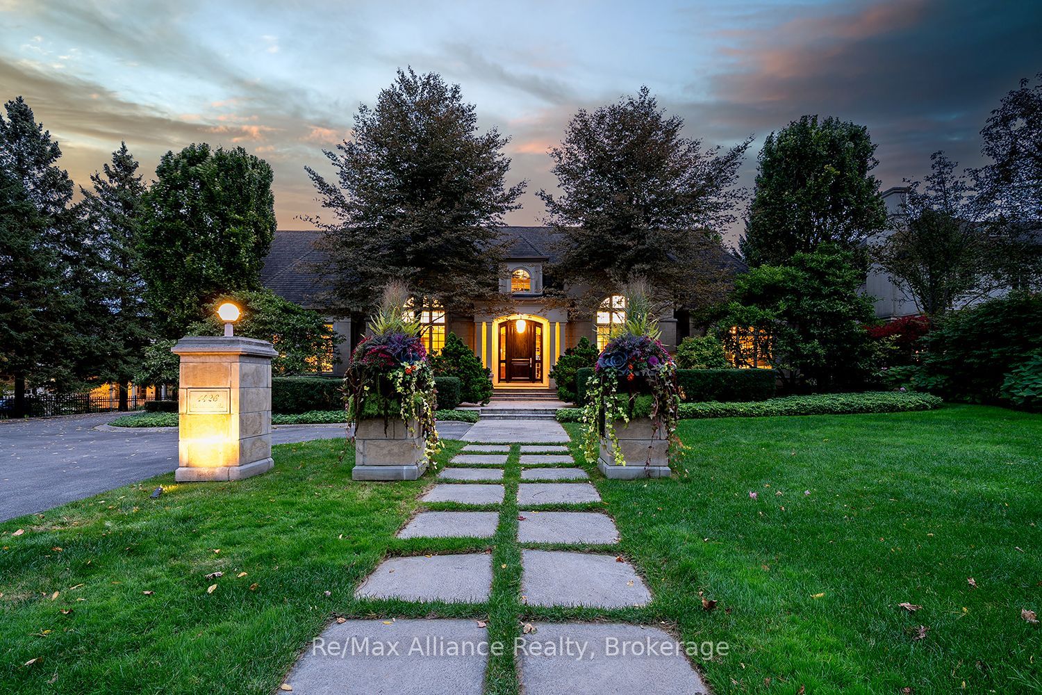 1426 Lakeshore Road E Property Photo 1