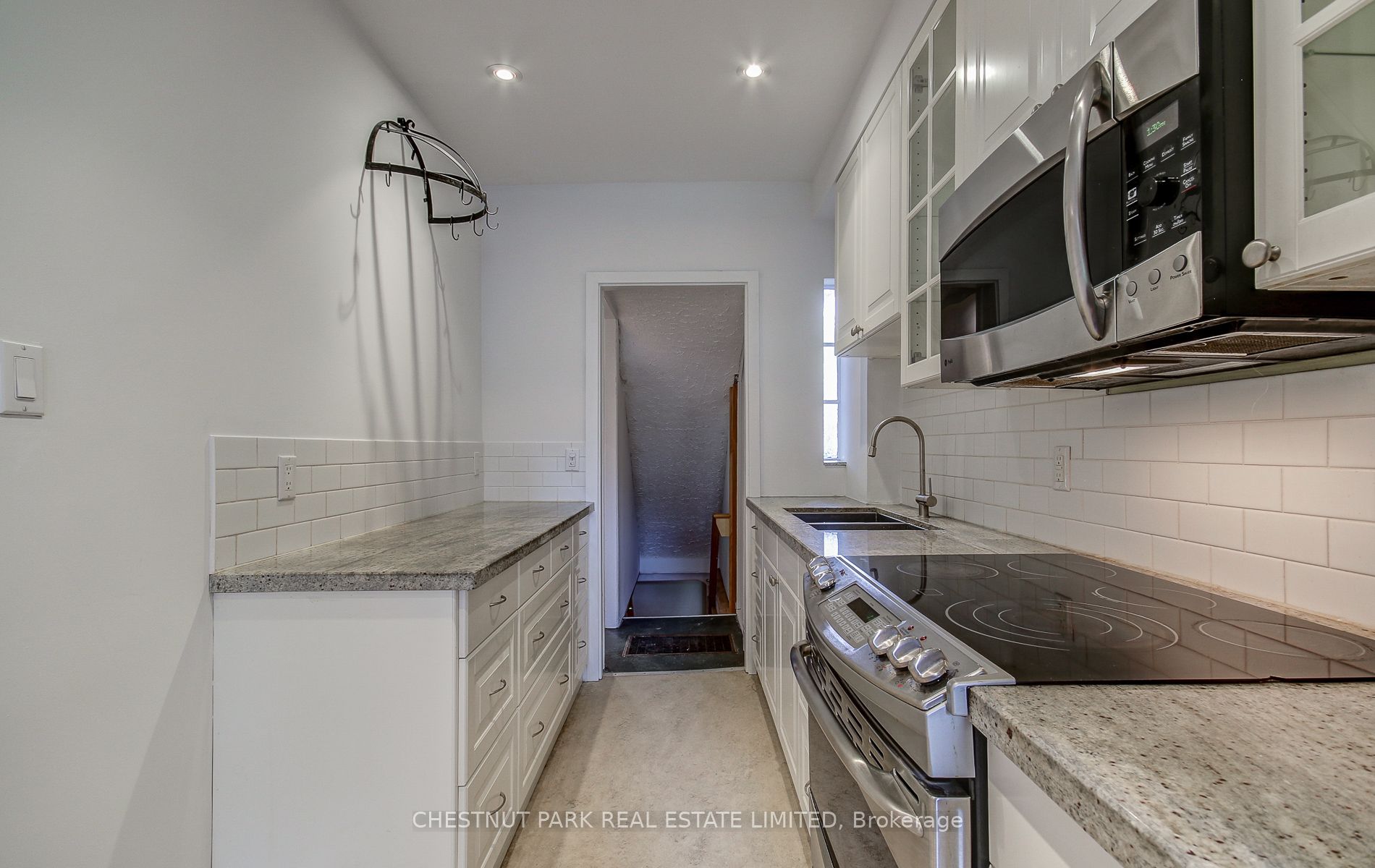 89 Fern Avenue Property Photo 12