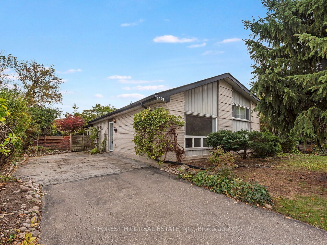 1421 Ludbrook Court