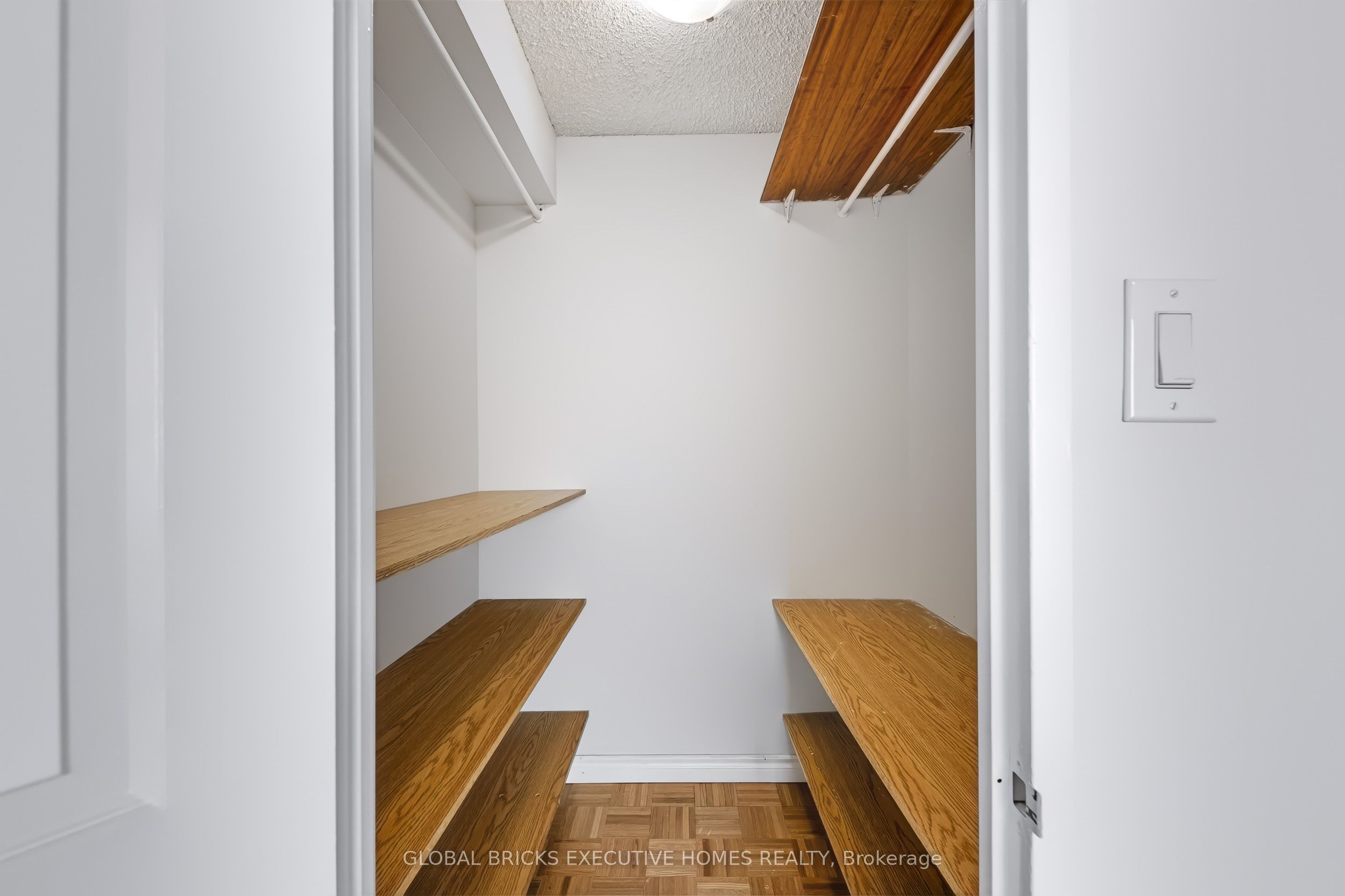 5 Lisa Street 1404 Property Photo 15