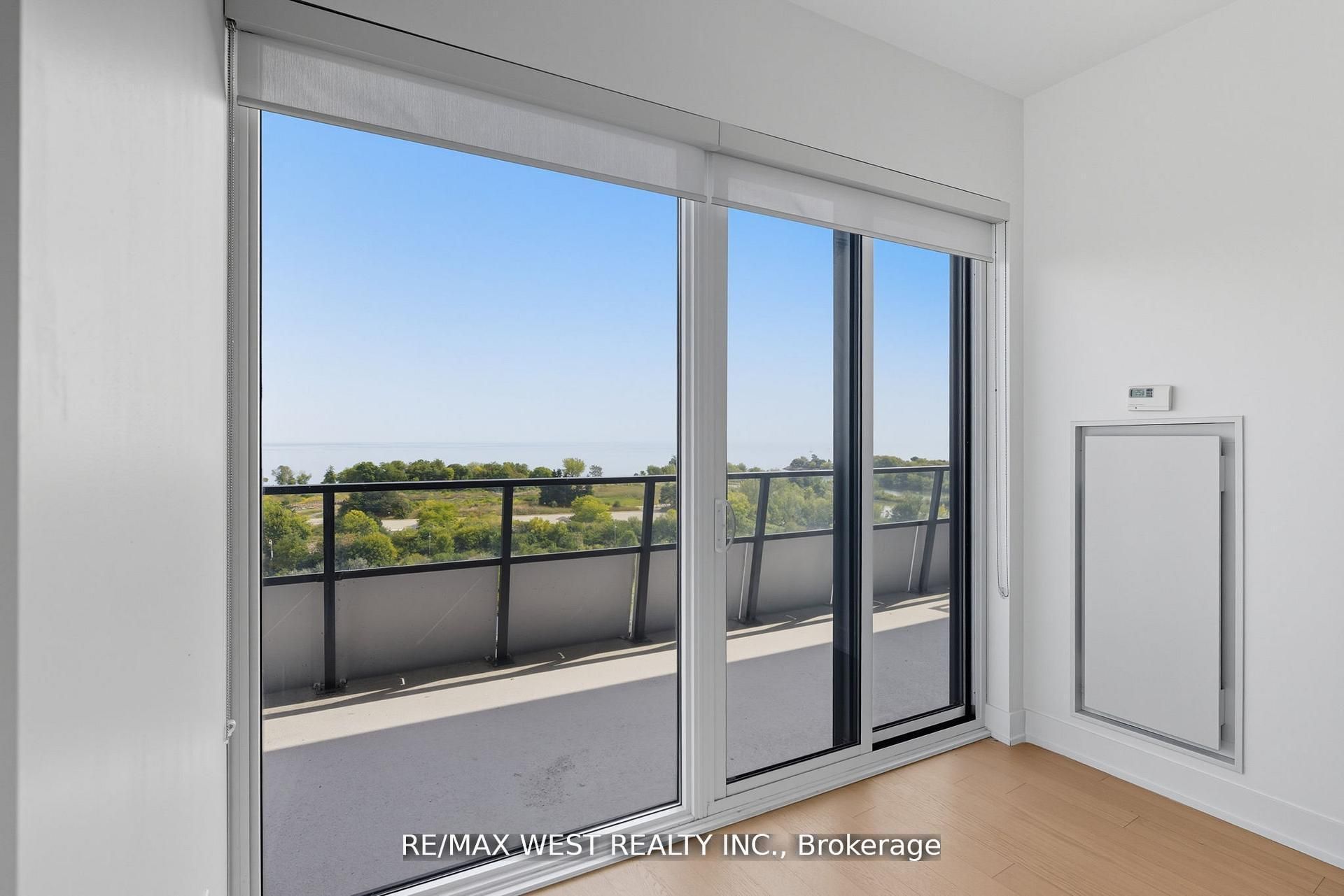 20 Shore Breeze Drive 702 Property Photo 14